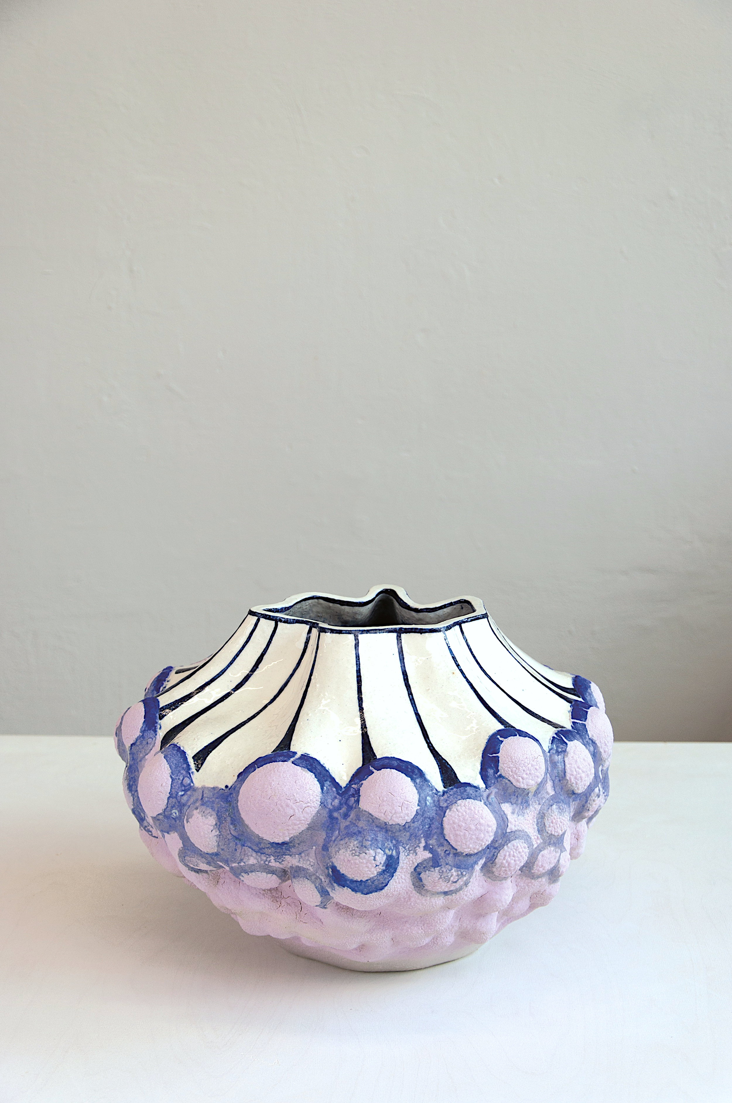 circus, 2024. White clay, engobe, glaze. 28x40x39cm
