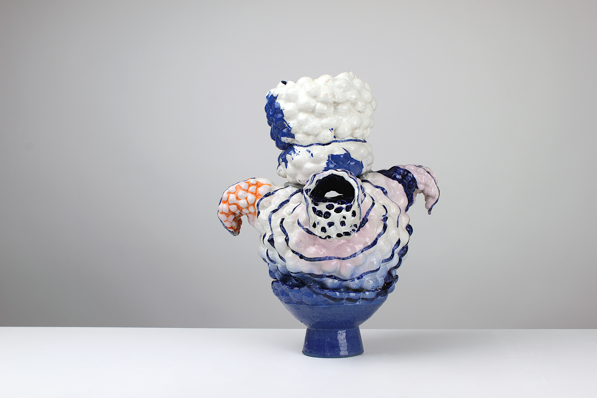 O.T. (vierarm), 2024. White clay, engobe, glaze. 46x36x35cm