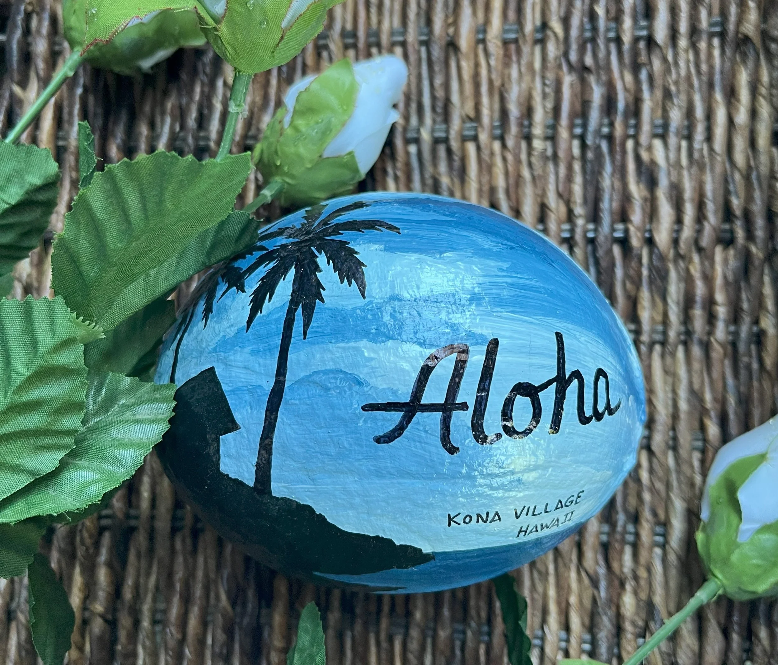 Put your company logo or image on a custom painted coconut. A memorable branded gift for customers, employees, events, promotions and marketing campaigns.