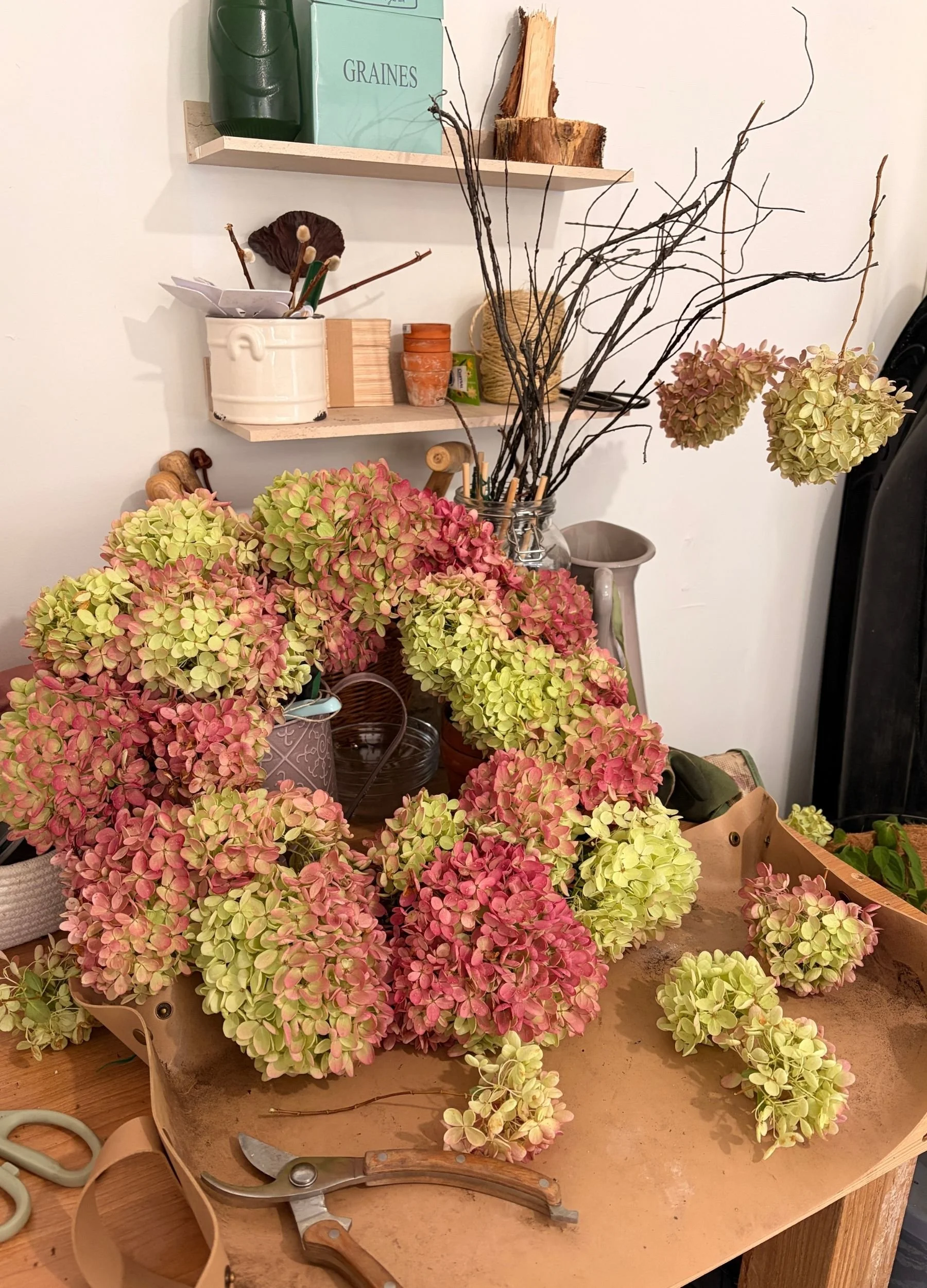 Making a Dried Hydrangea Wreath