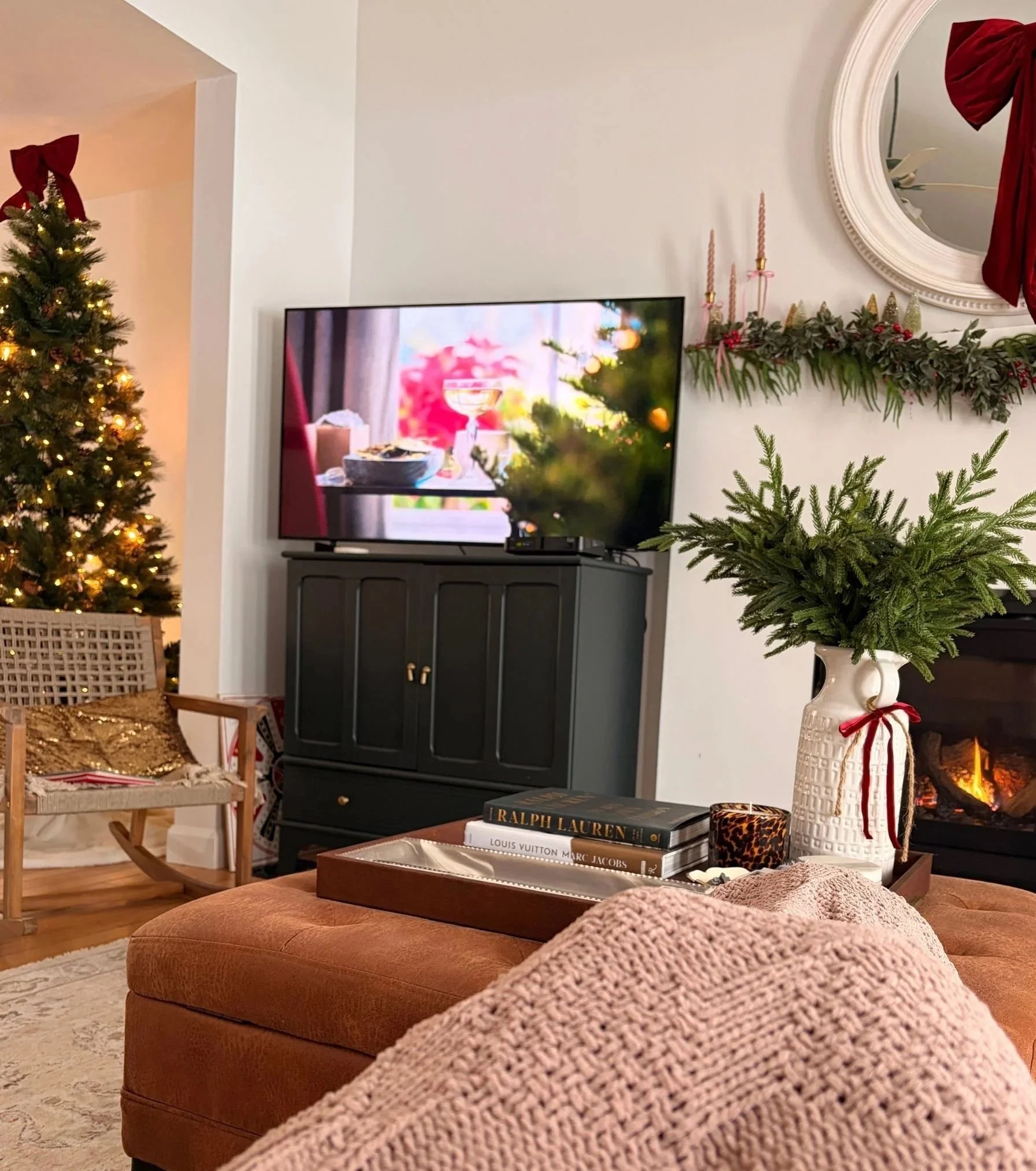A COZY CHRISTMAS AT HOME