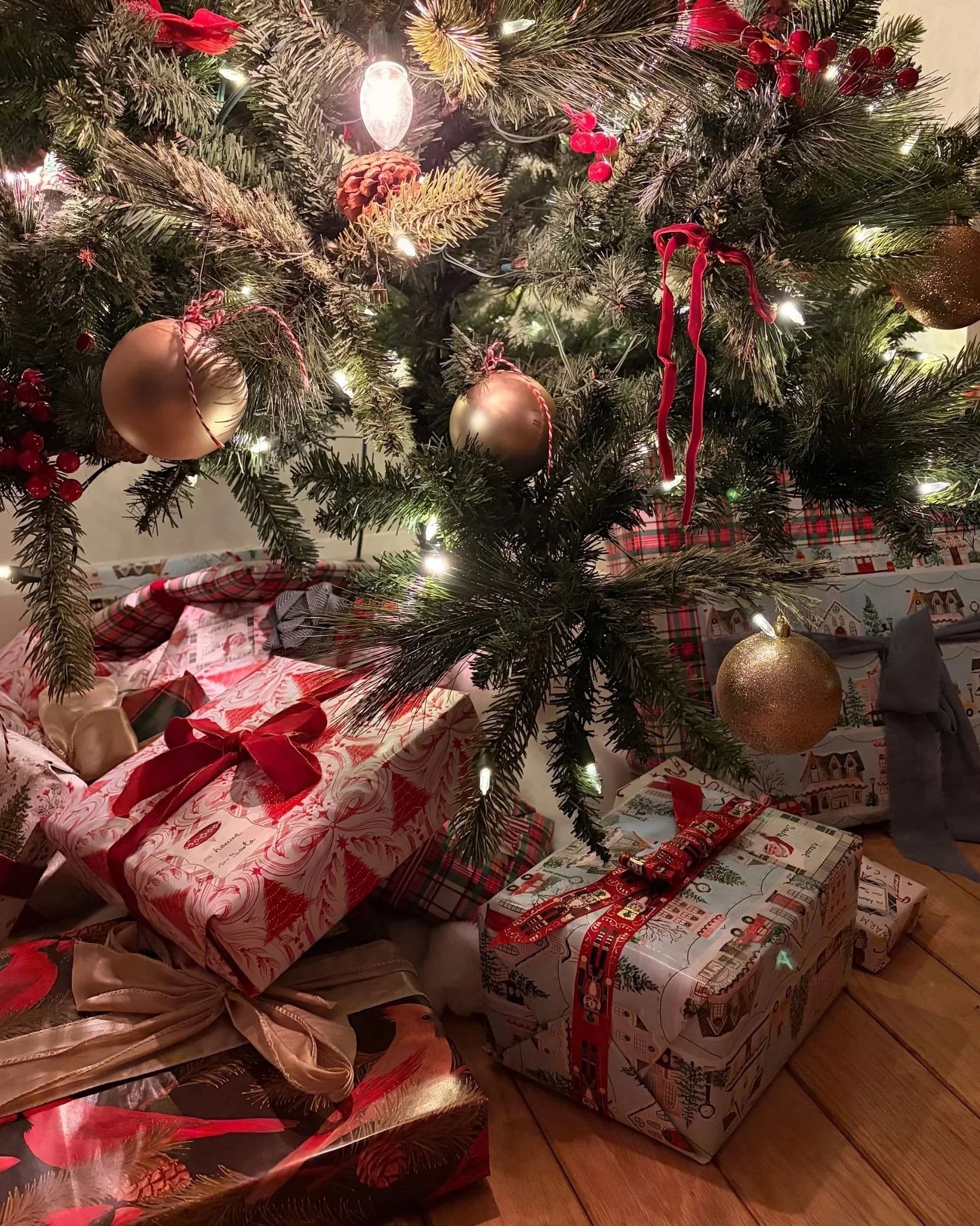 CHRISTMAS MORNING