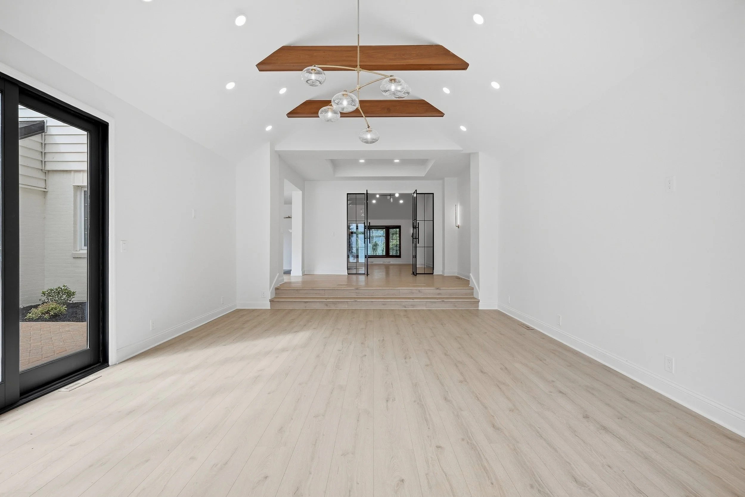 11124 N Lake Dr, Mequon-9.jpg