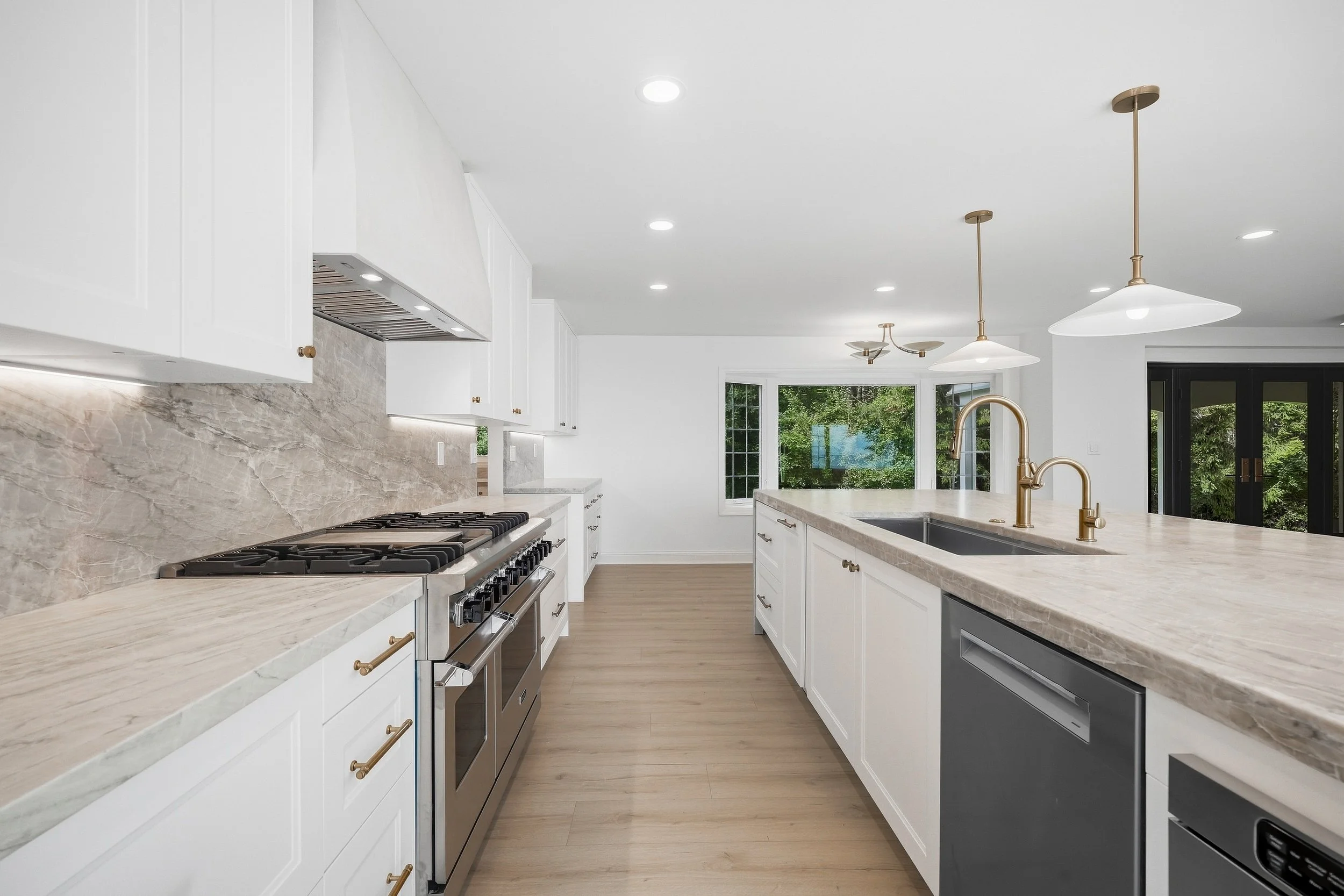 11124 N Lake Dr, Mequon-16.jpg