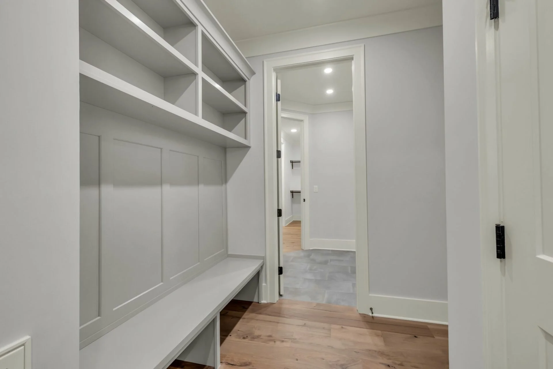 21-web-or-mls-1415-london-wds-wy.jpg