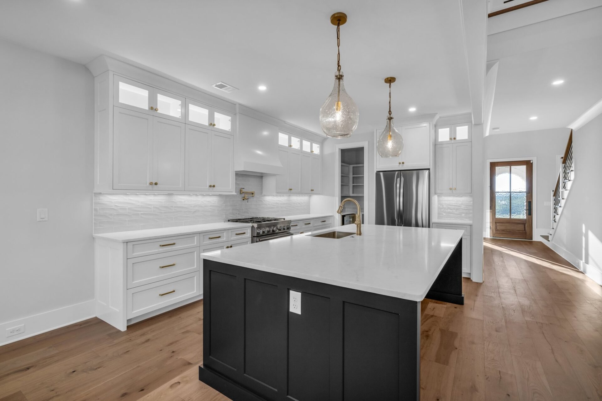 21-web-or-mls-10930-london-tower-pl.jpg