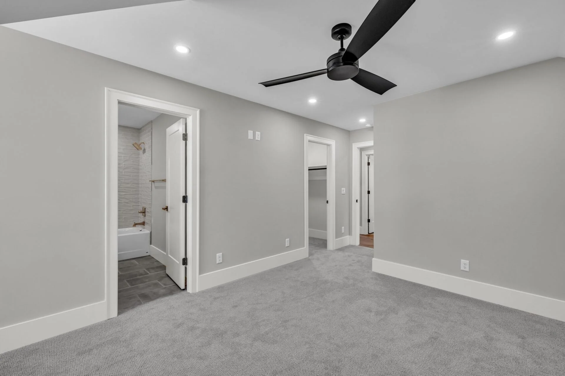 35-web-or-mls-1385-london-wds-wy.jpg