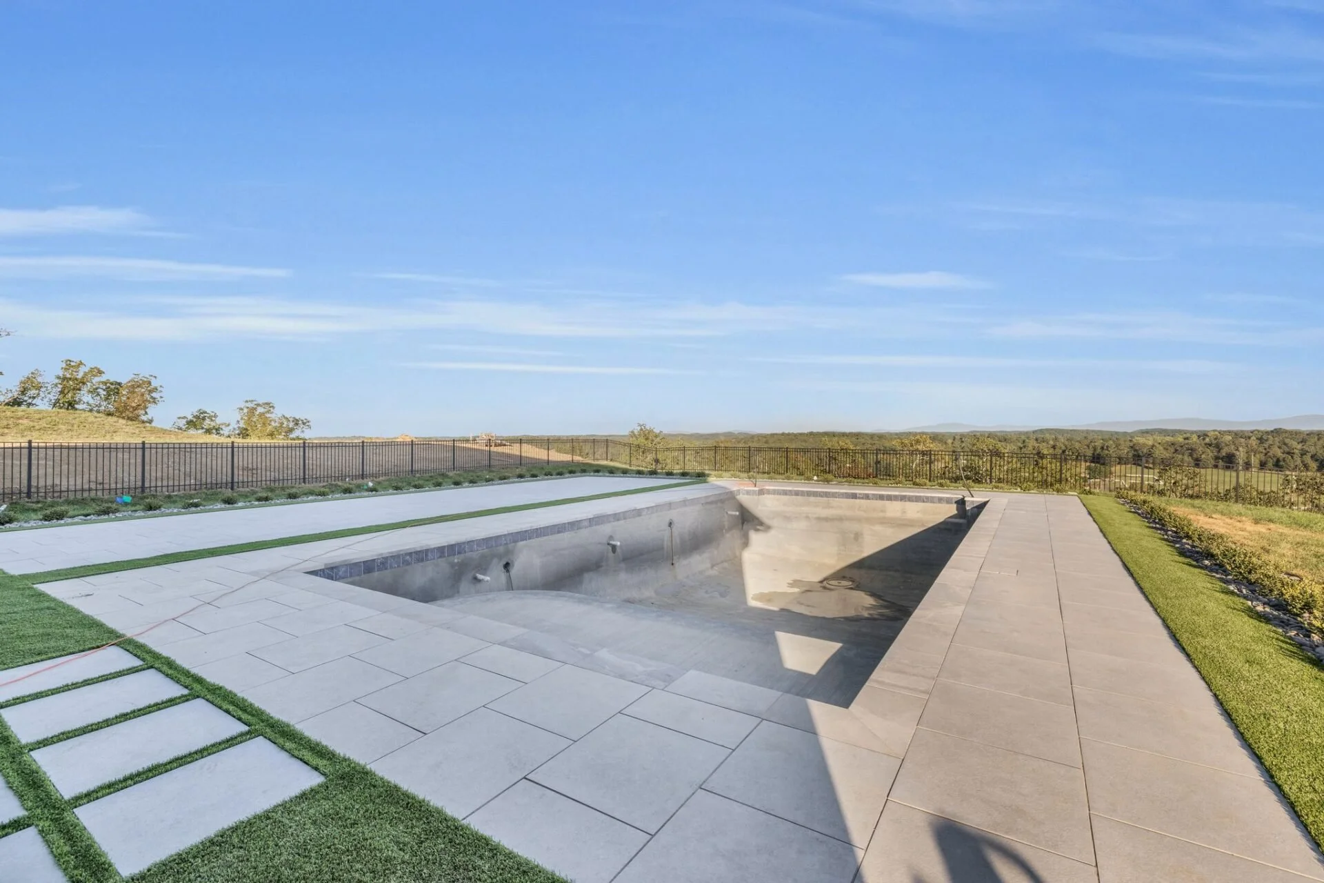 10-web-or-mls-10930-london-tower-pl.jpg