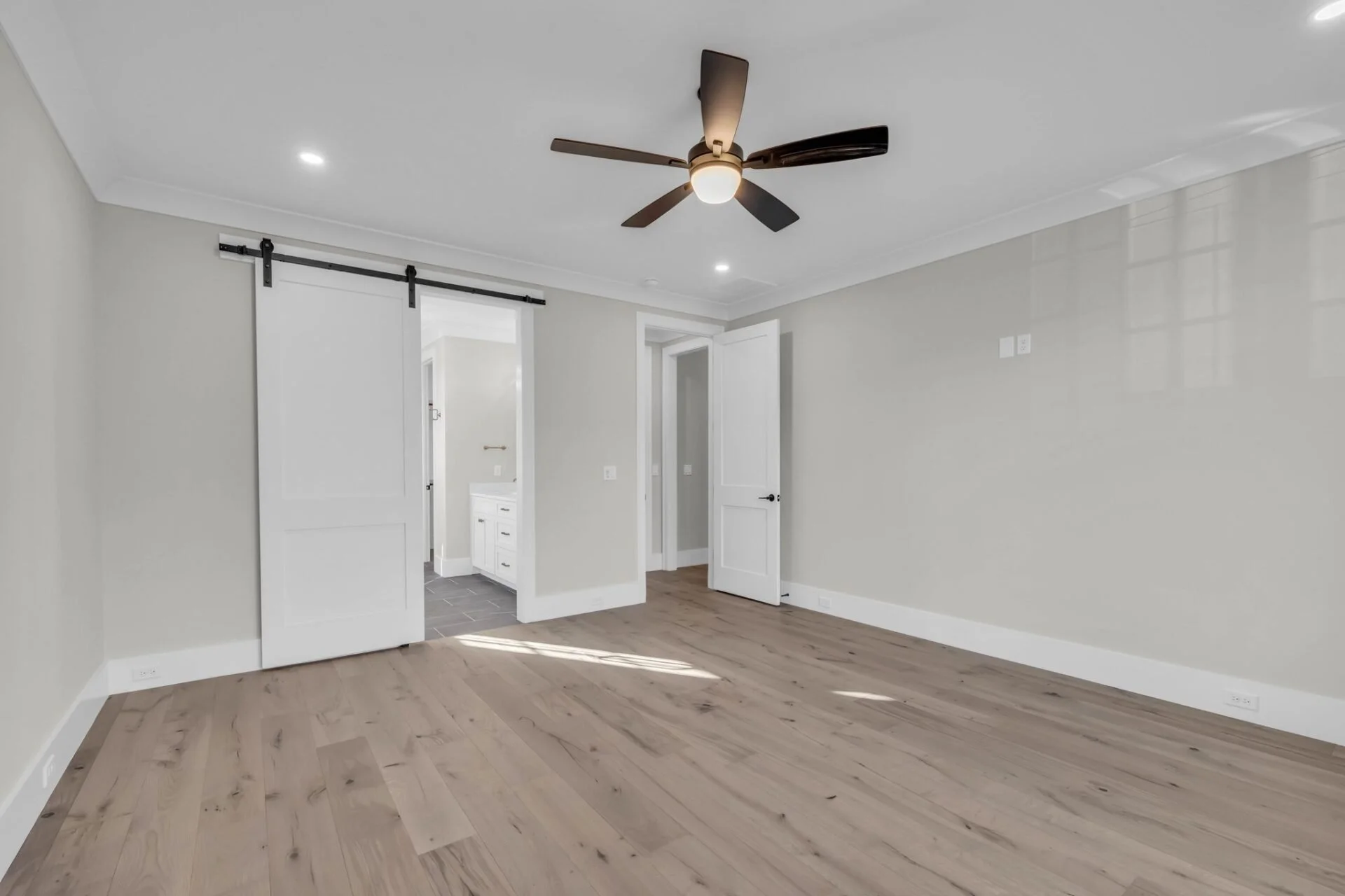 21-web-or-mls-1214-london-woods-way.jpg