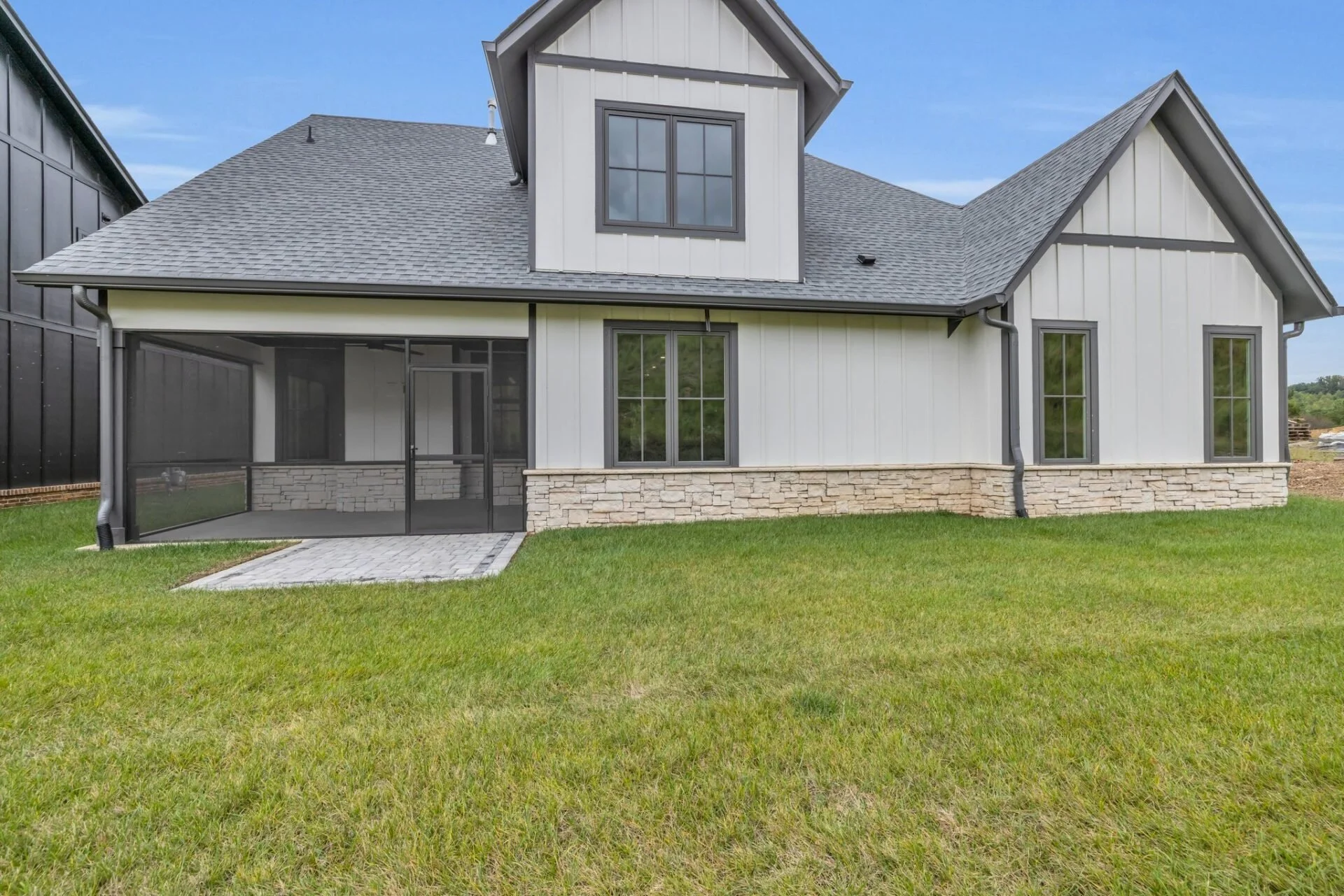 8-web-or-mls-1274-london-wds-wy.jpg