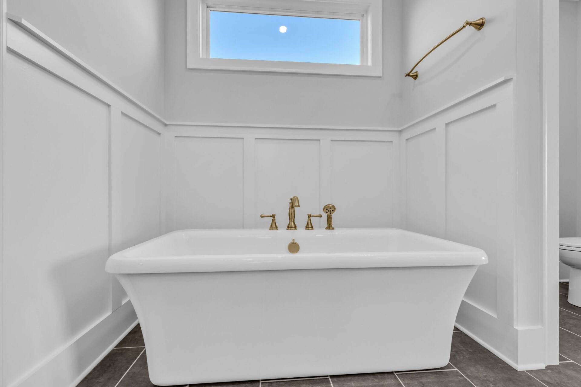 33-web-or-mls-10930-london-tower-pl.jpg