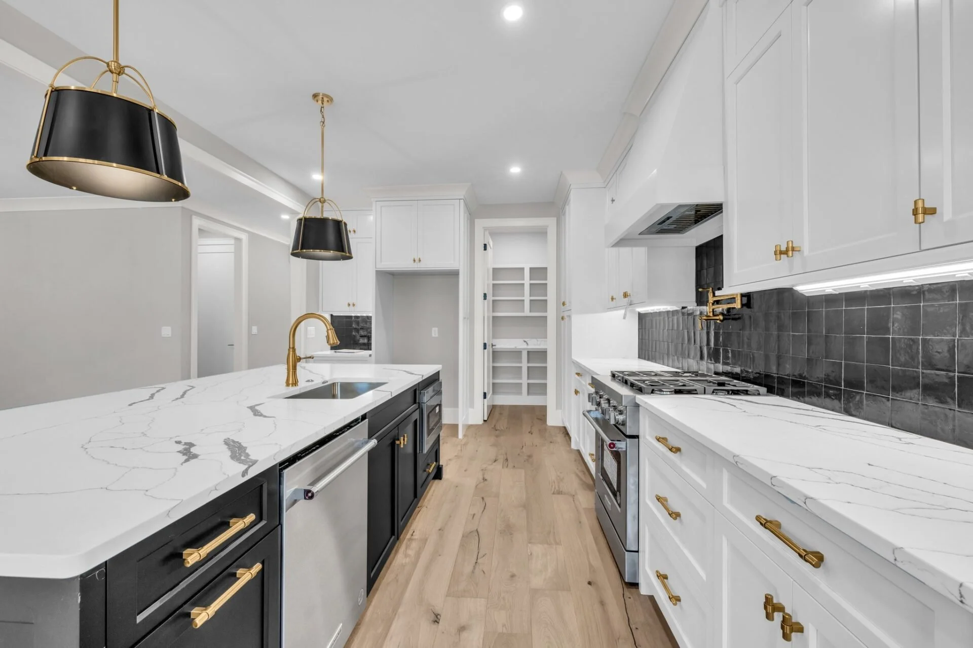 14-web-or-mls-1250-london-wds-wy.jpg