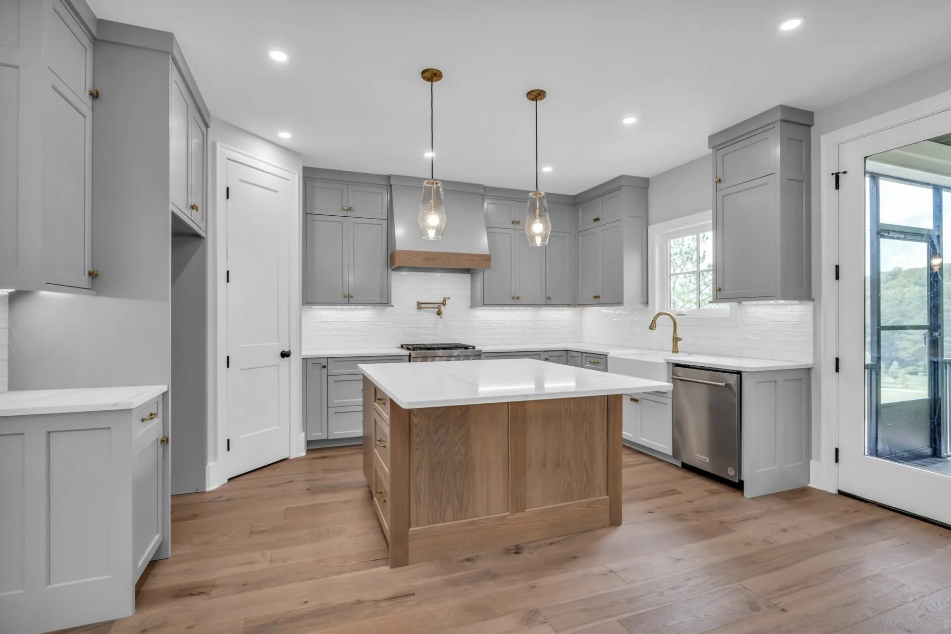 21-web-or-mls-1403-london-wds-wy.jpg