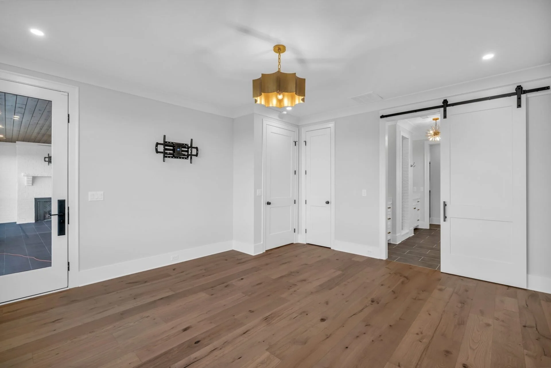 35-web-or-mls-10930-london-tower-pl.jpg
