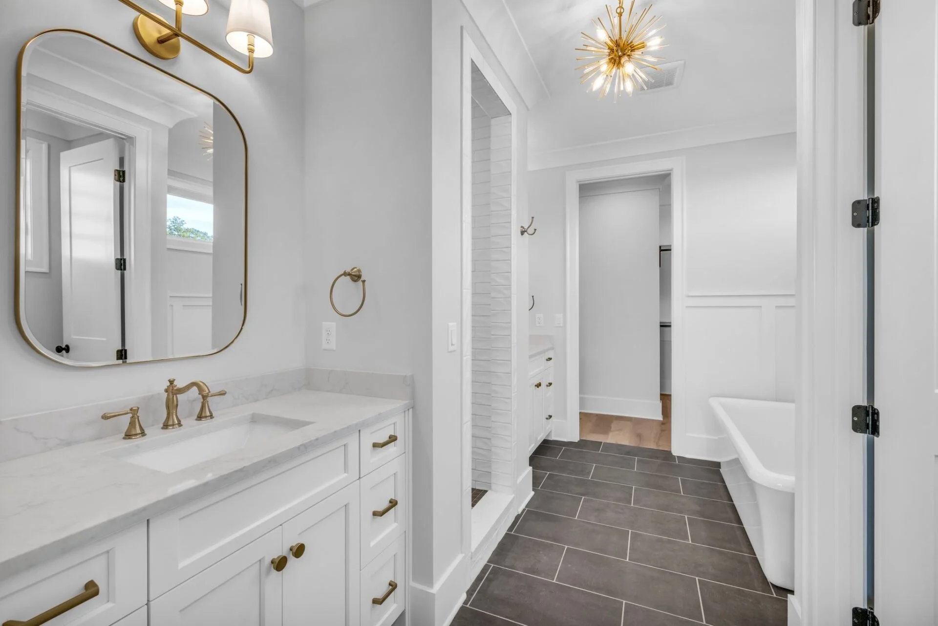 31-web-or-mls-10930-london-tower-pl.jpg