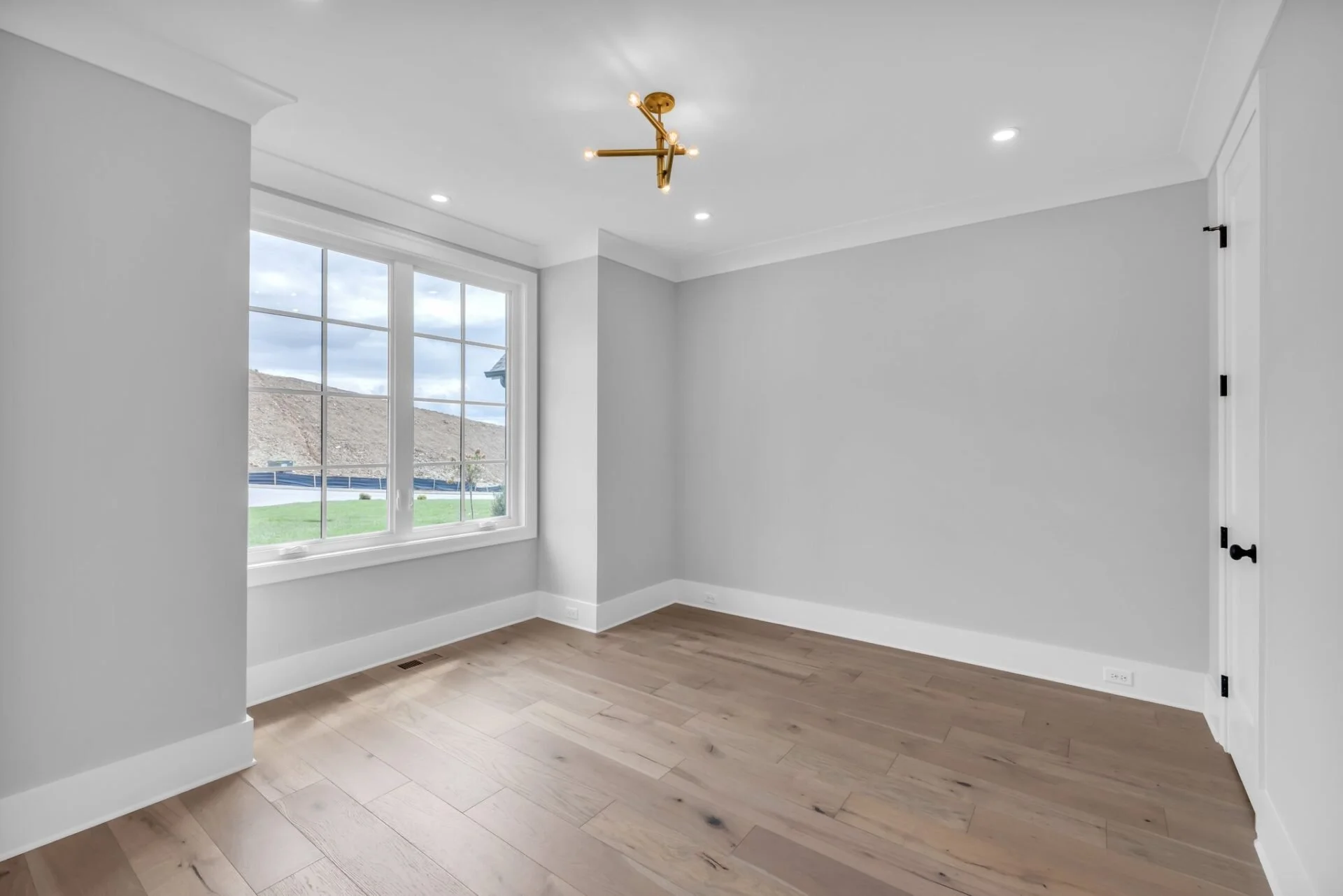 12-web-or-mls-1403-london-wds-wy.jpg
