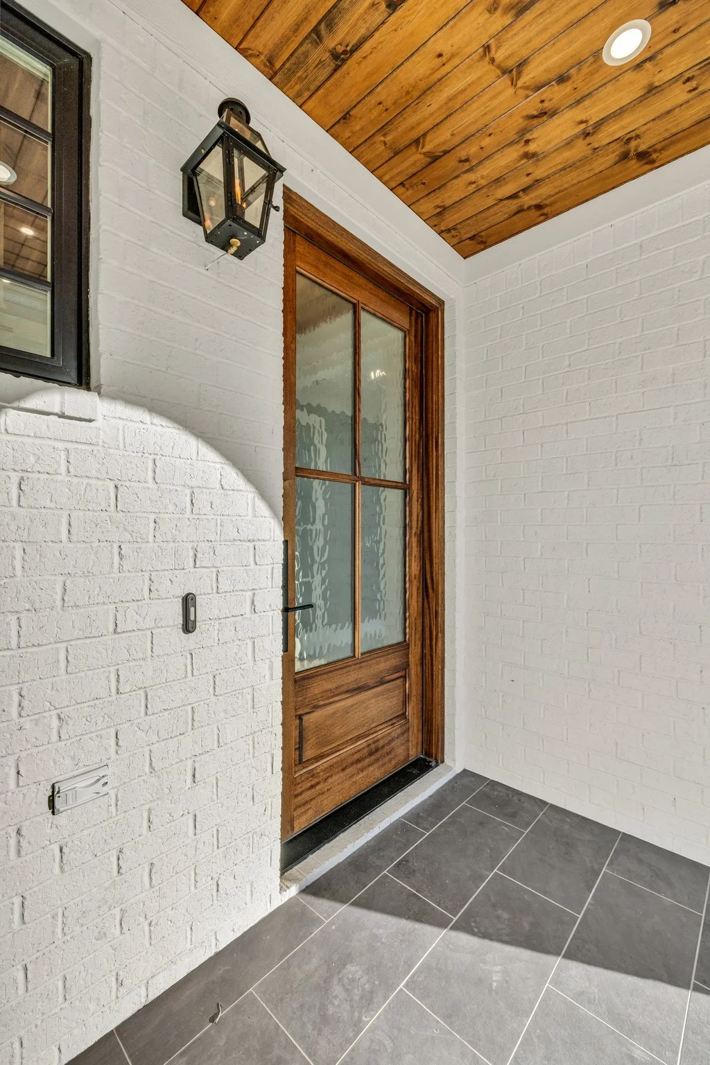 6-web-or-mls-10930-london-tower-pl.jpg