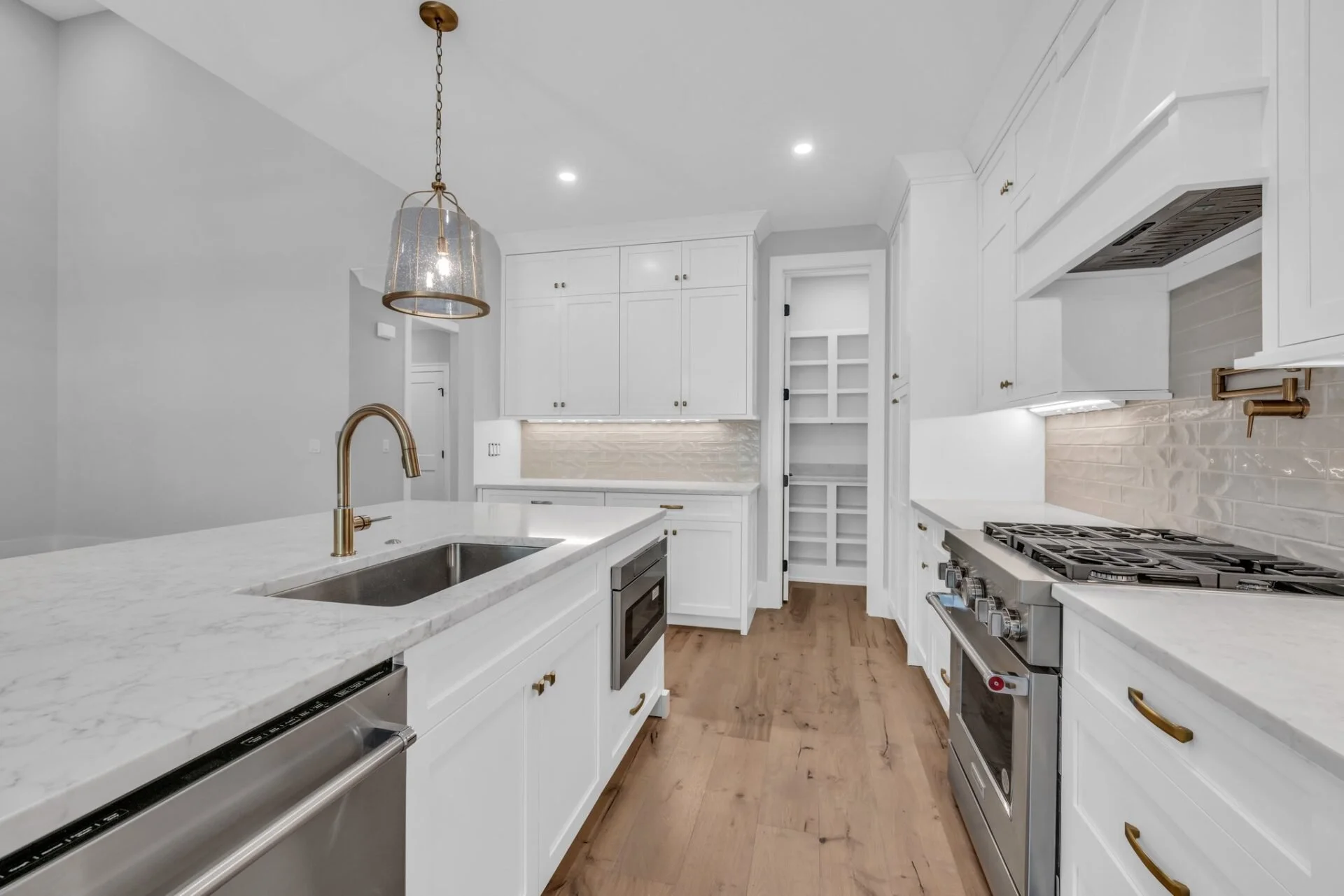 18-web-or-mls-1262-london-wds-wy.jpg
