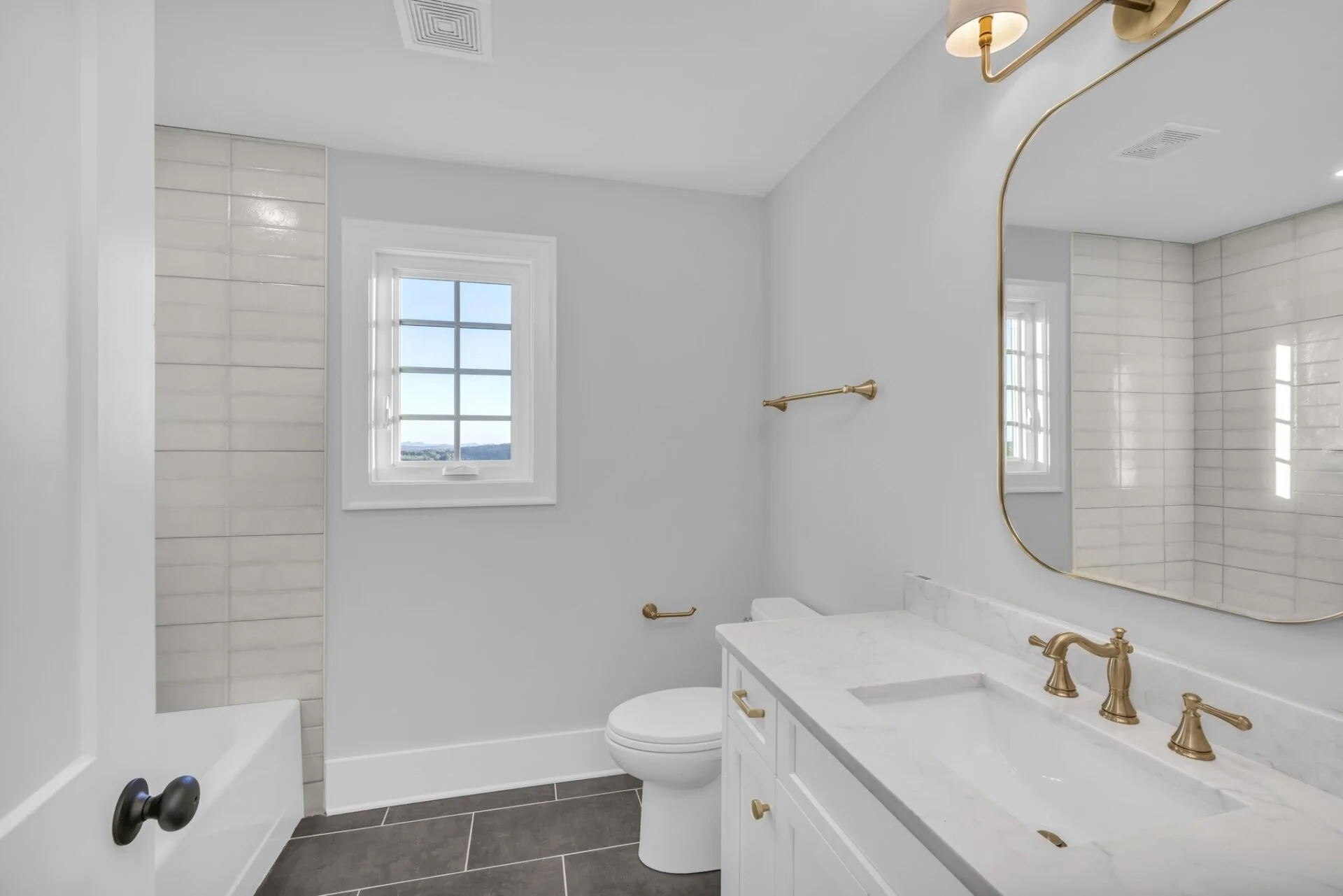 44-web-or-mls-10930-london-tower-pl.jpg