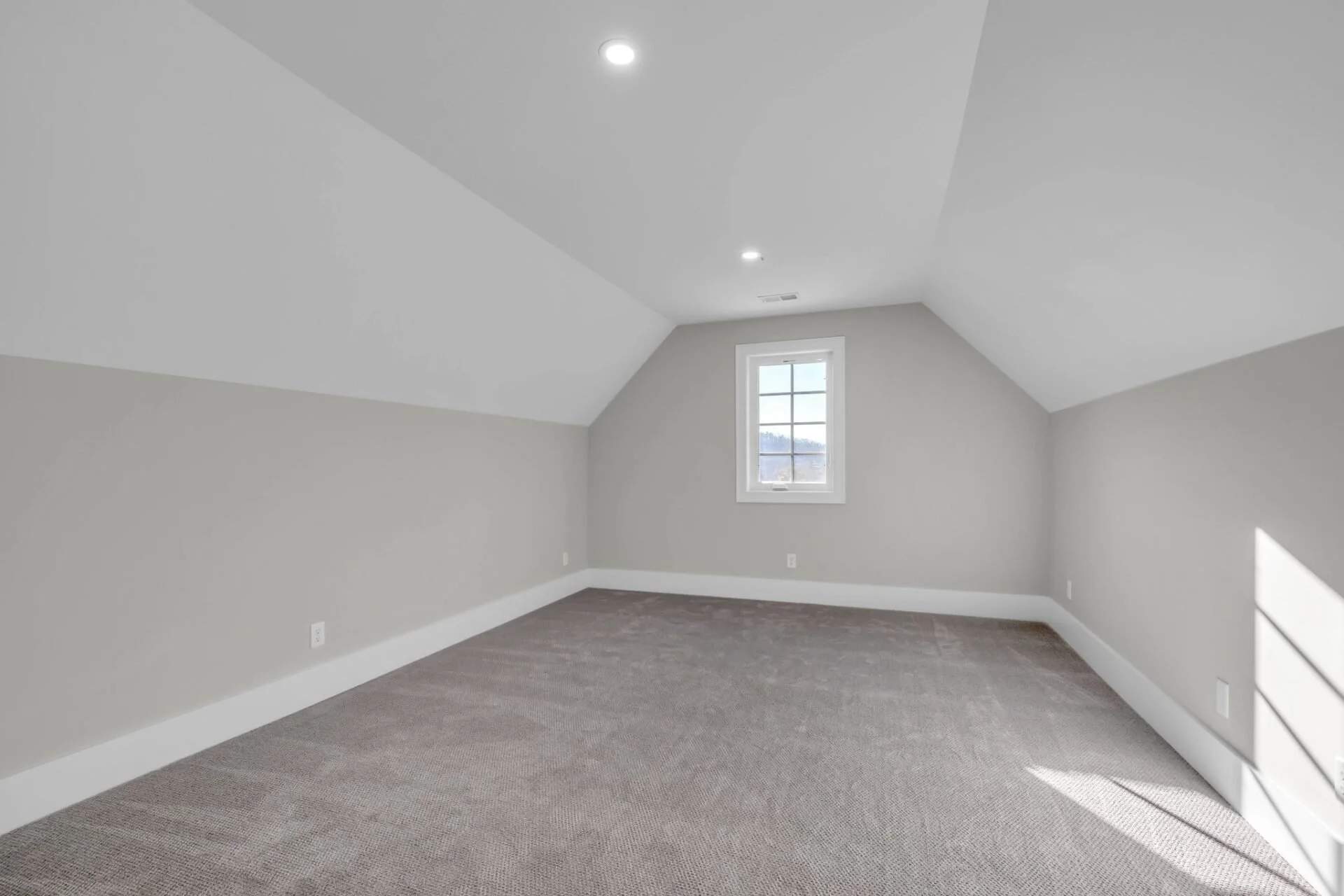 30-web-or-mls-1214-london-woods-way.jpg
