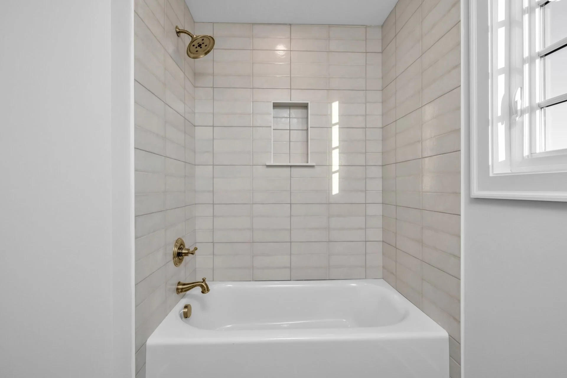 45-web-or-mls-10930-london-tower-pl.jpg