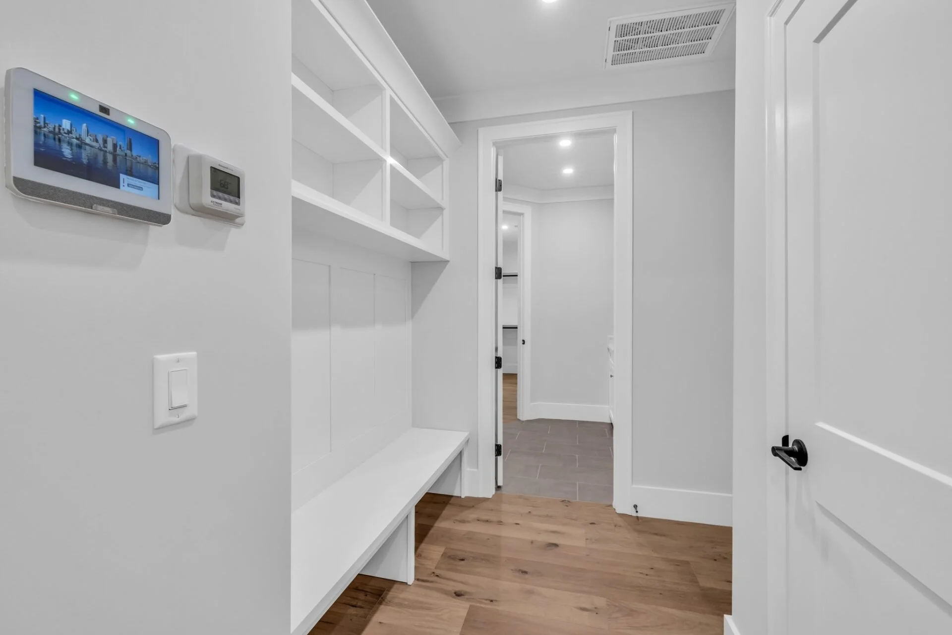 21-web-or-mls-1262-london-wds-wy.jpg