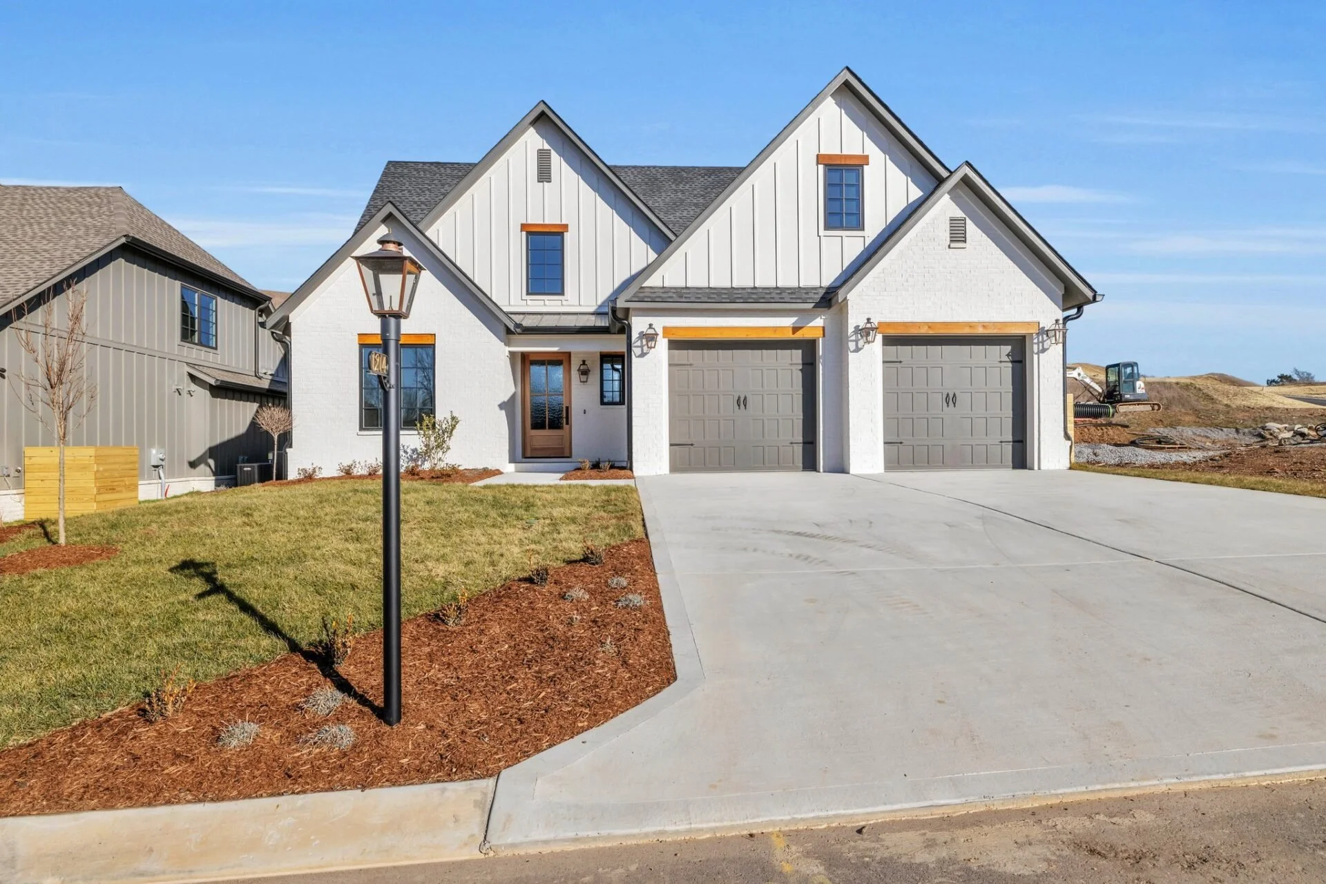 1-web-or-mls-1214-london-woods-way.jpg