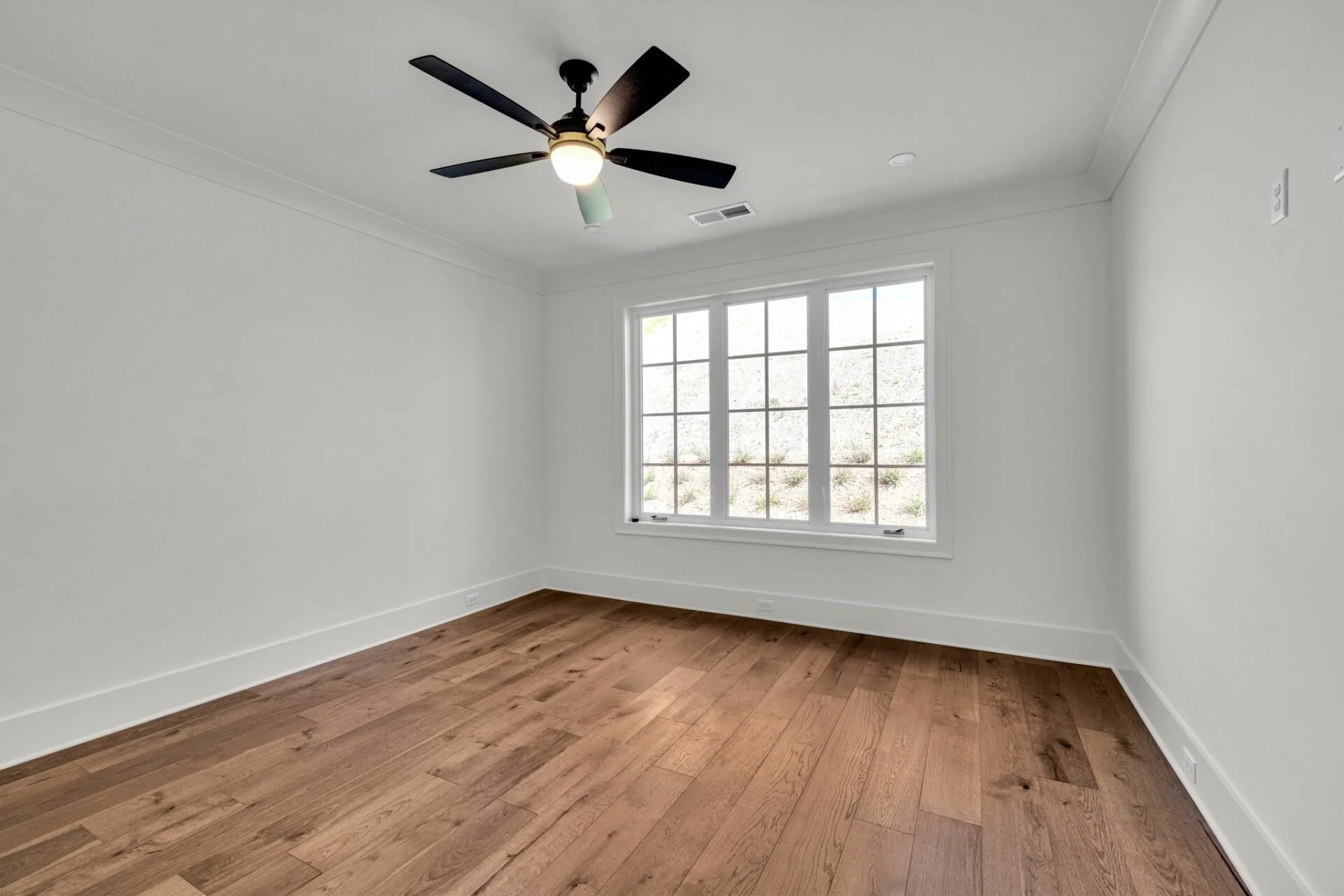 22-web-or-mls-1238-london-wds-wy.jpg