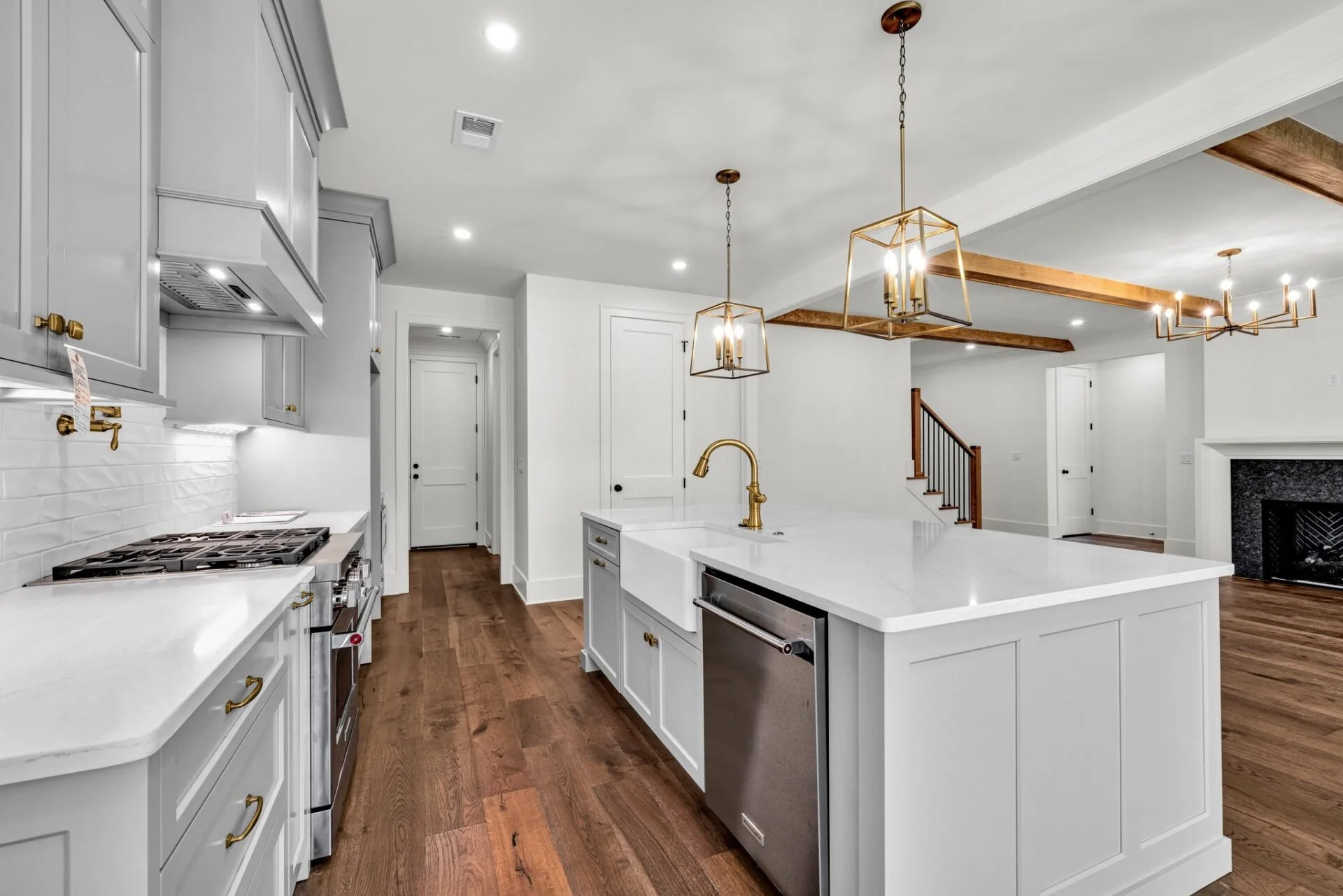 18-web-or-mls-1238-london-wds-wy.jpg