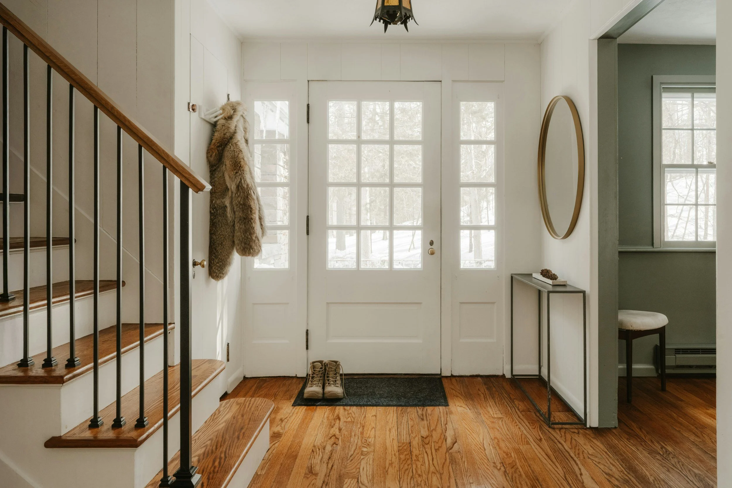 How wide does a doorway need to be for a walker or wheelchair?