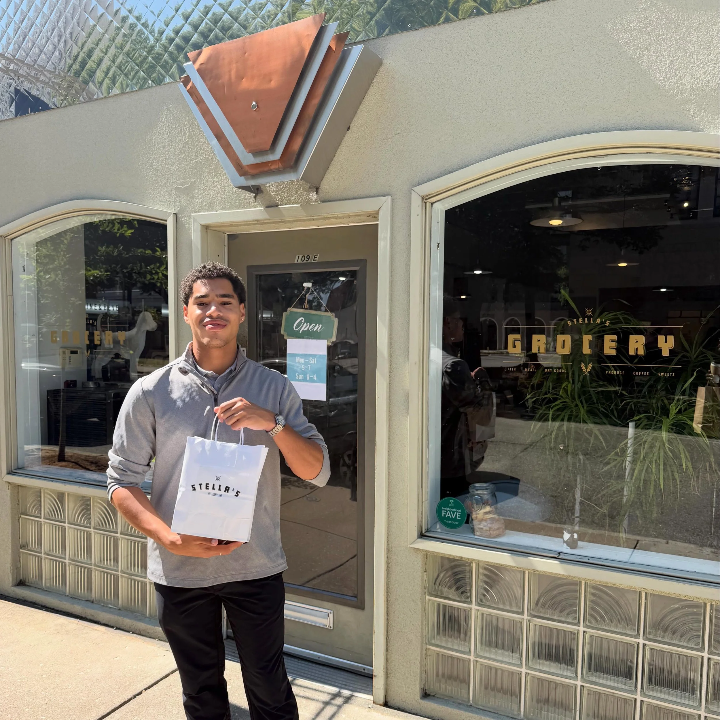 Explore RVA: Stella&rsquo;s Grocery! 🫒

Your go-to neighborhood market for gourmet Greek goodies, fresh prepared foods, and sweet treats is right in your backyard. Located just minutes from Parc View!