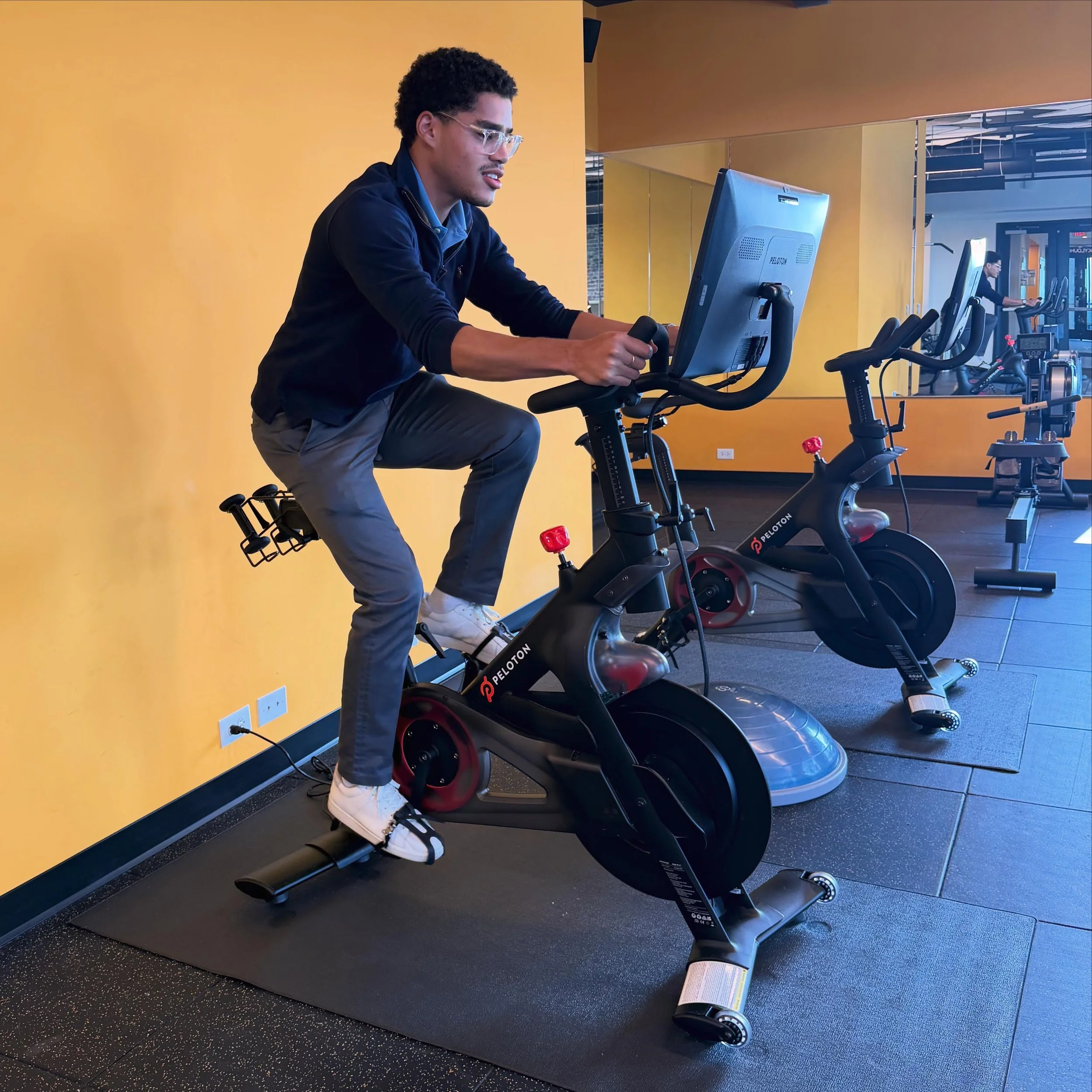 Amenity highlight🚴

Our fitness center features Peloton bikes designed to take your cardio to the next level. Don&rsquo;t forget you have 24/7 access to world-class workouts right outside your door.
Hop on, tune in, and crush your ride!