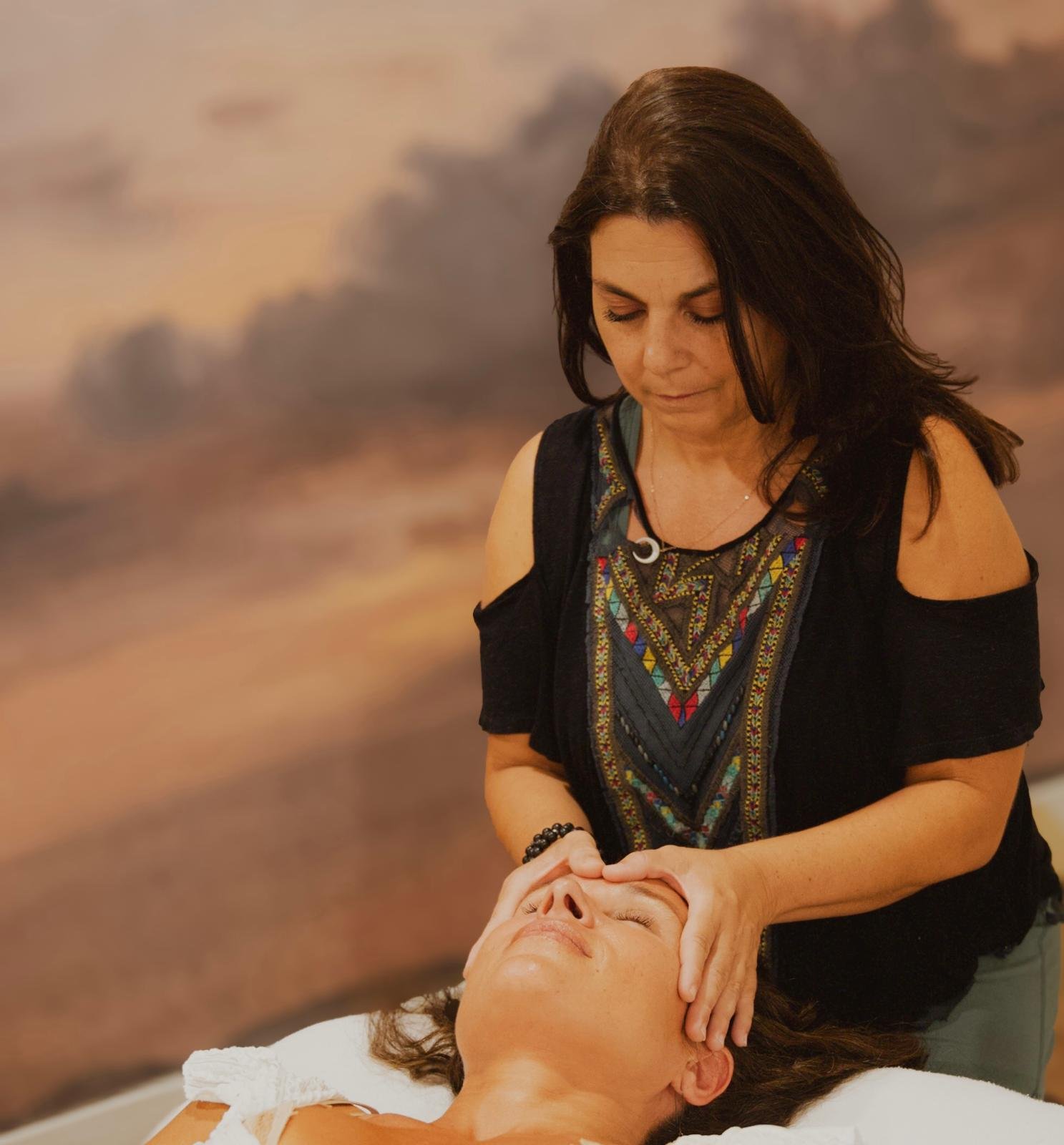 Holistic Facial with Erin Keir