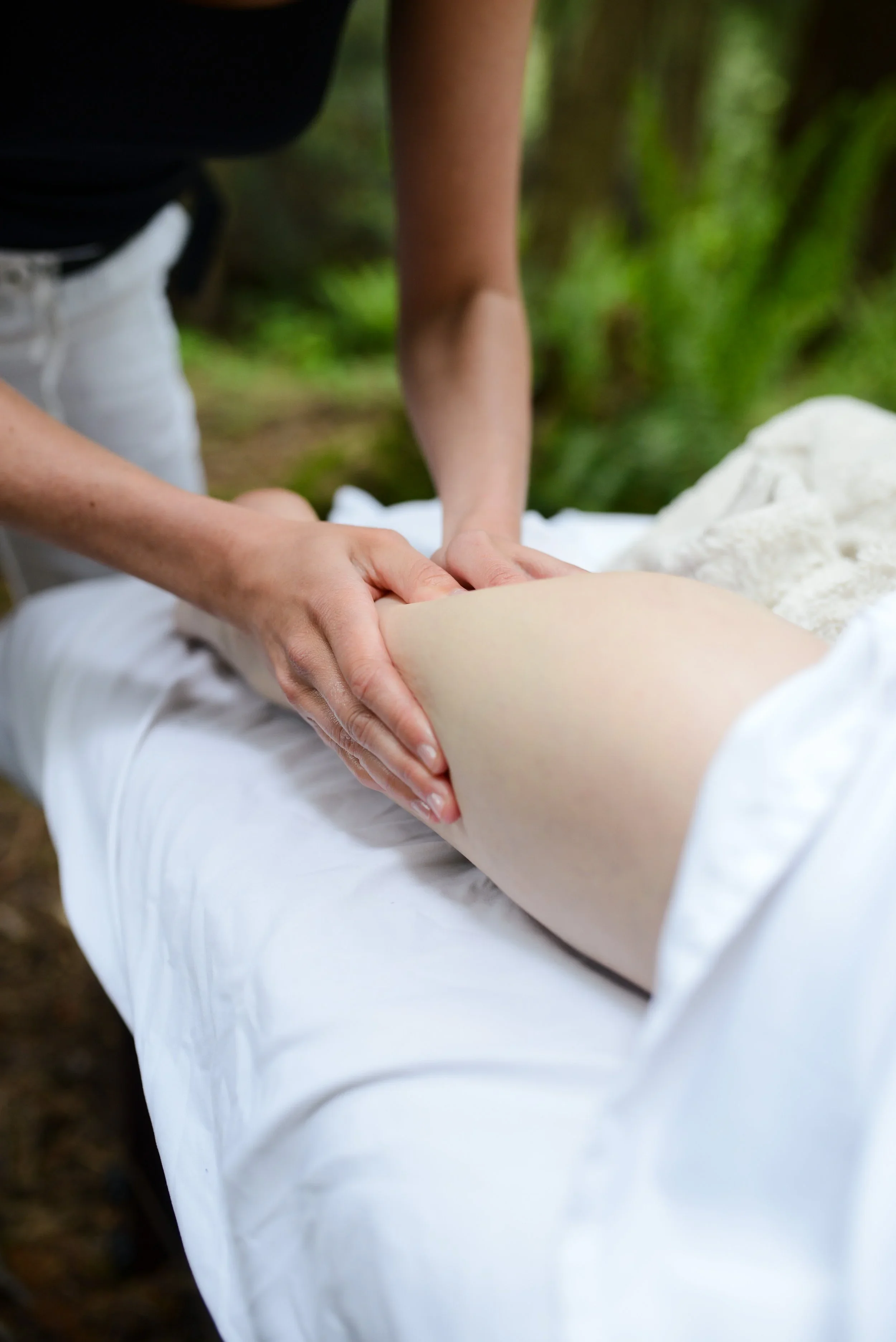 Manual Lymphatic Drainage with Elizabeth Hardy