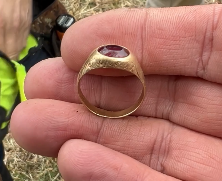 ANTIQUE GOLD &amp; RUBY RING