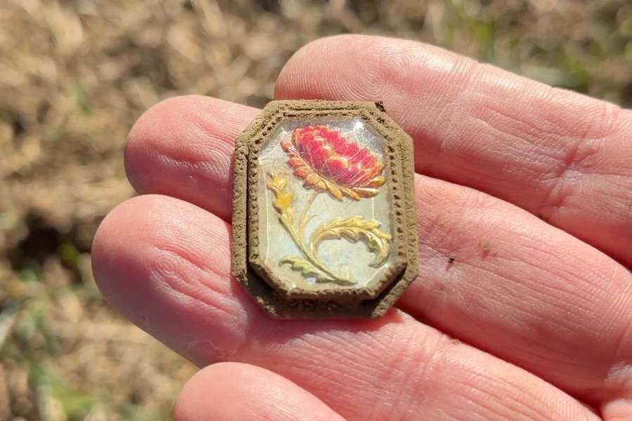 Glass Cameo Pin With Paper Flowers Inside