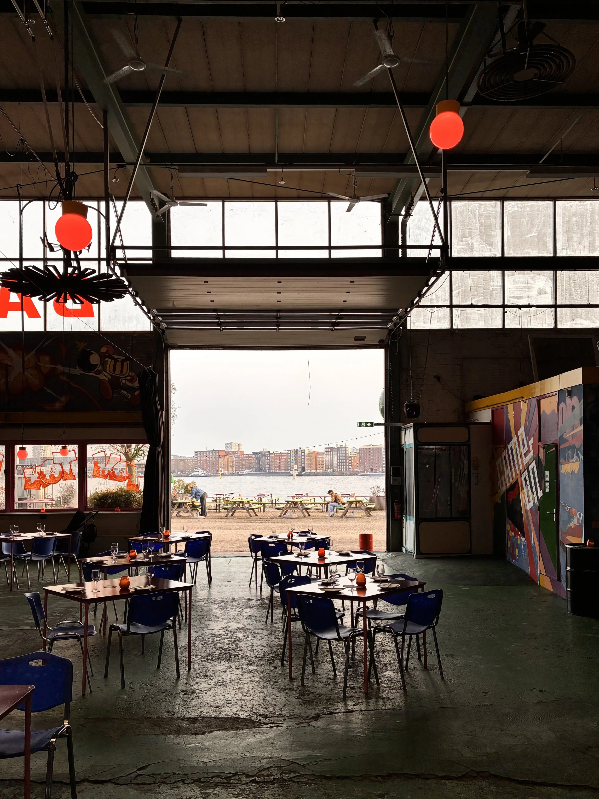 TONTON CLUB NOORD
🕹️ARCADE BURGERS
Aambeeldstraat 28, Amsterdam • Nieuwendammerham