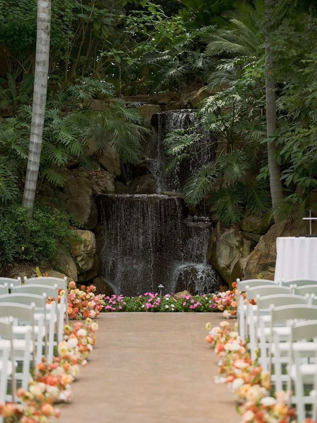 Mikayla + John 🌷🍊✨
4&bull;26&bull;26
&bull;
📸 | @pamelatatz 
🌴 | @grandtraditionestate 
🌷 | @dearcleo.florals 
🎤 | @djpros 
👨🏻&zwj;⚖️ | @doug.kyle 
🤳 | @pixsterphotobooth 
💄 | @justlago 
👗 | @brides_for_a_cause 
🤵🏻&zwj;♂️ | @menswearhous