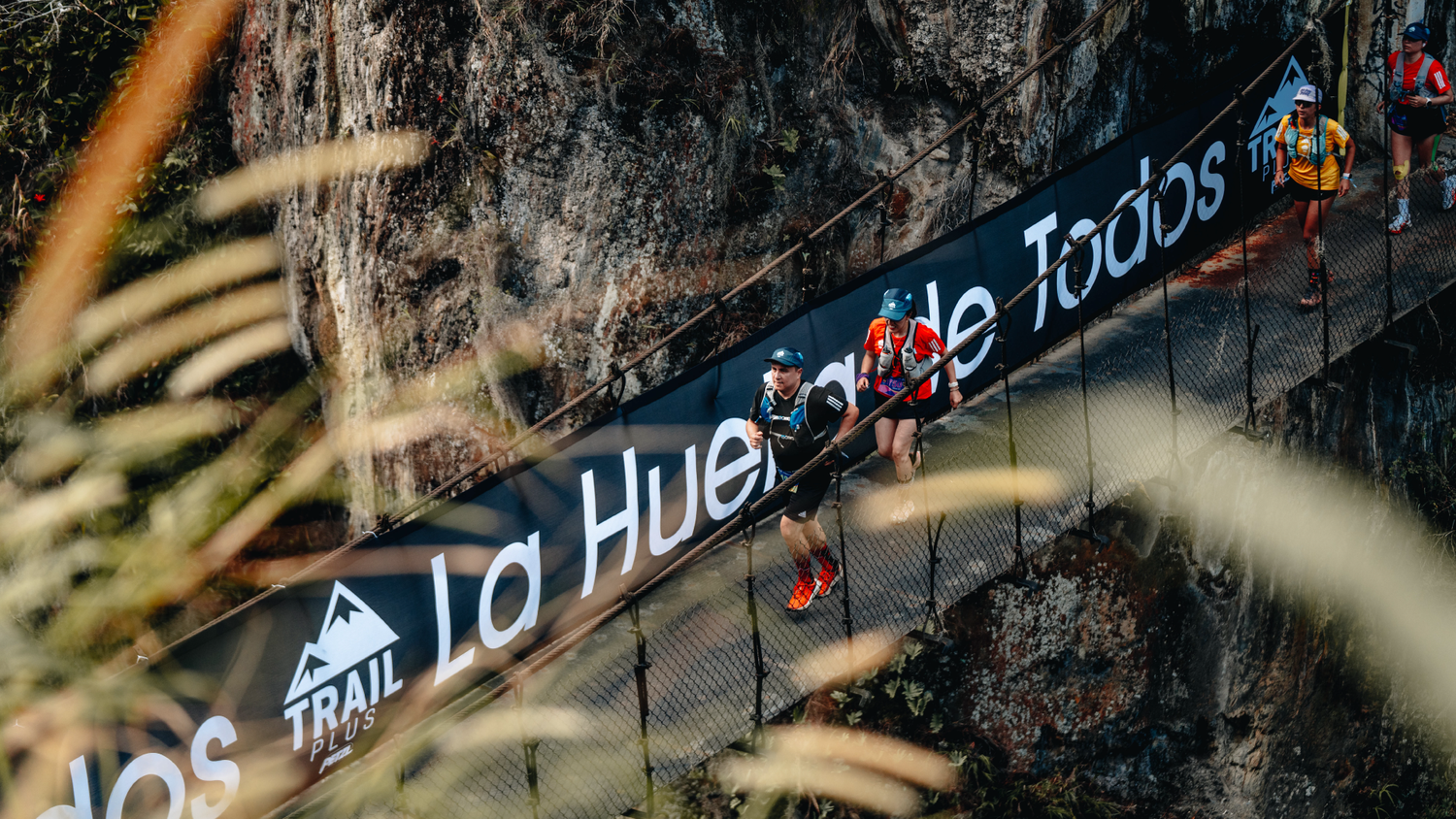 Petzl Trail Plus - Corredor en puente