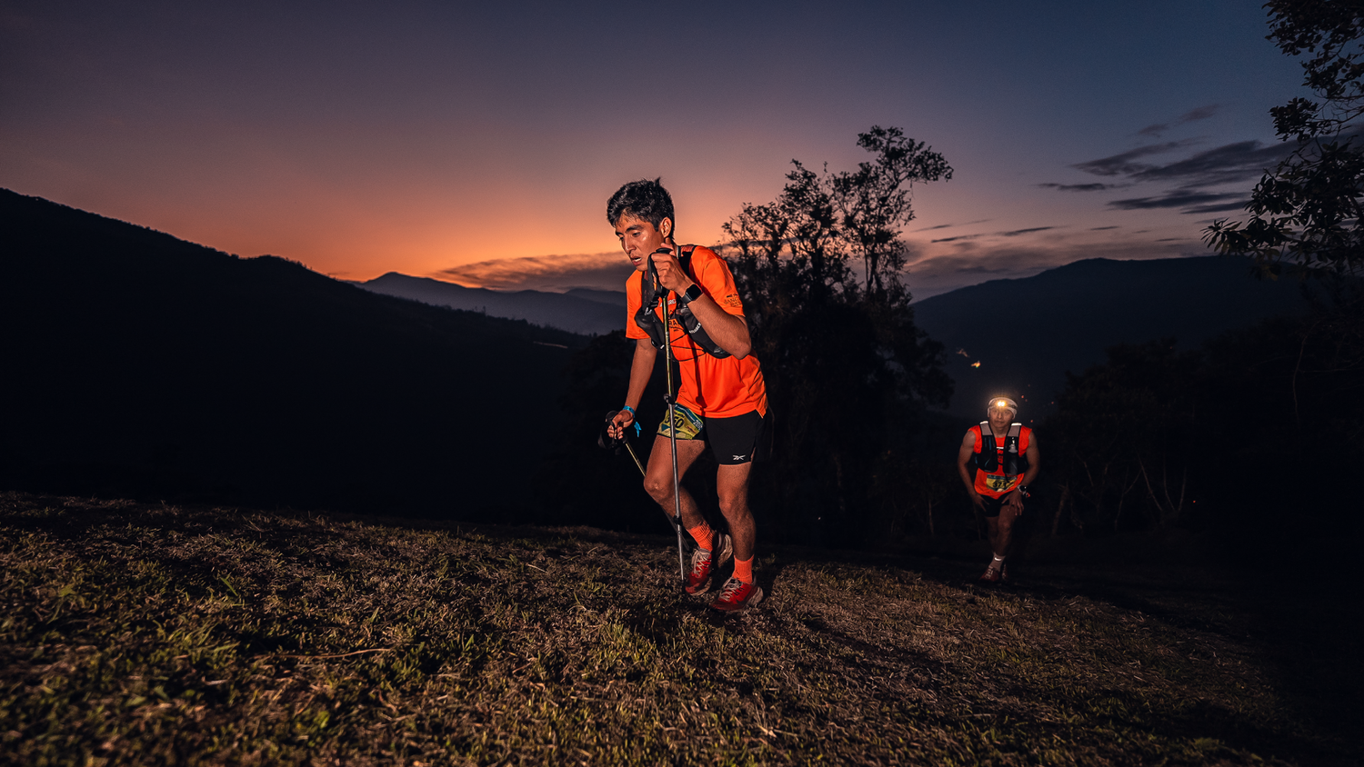 Petzl Trail Plus - Atardecer en montaña