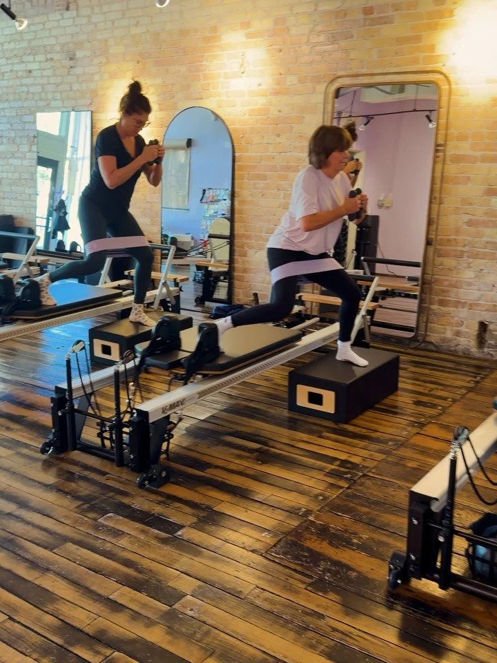 Strong glutes and stability on the reformer this morning!
@alignedpilatespetoskey 

Teach 3 classes followed by a delish capp. Busy afternoon ahead with hair day and website creation. 💙
@finetunedcoffee