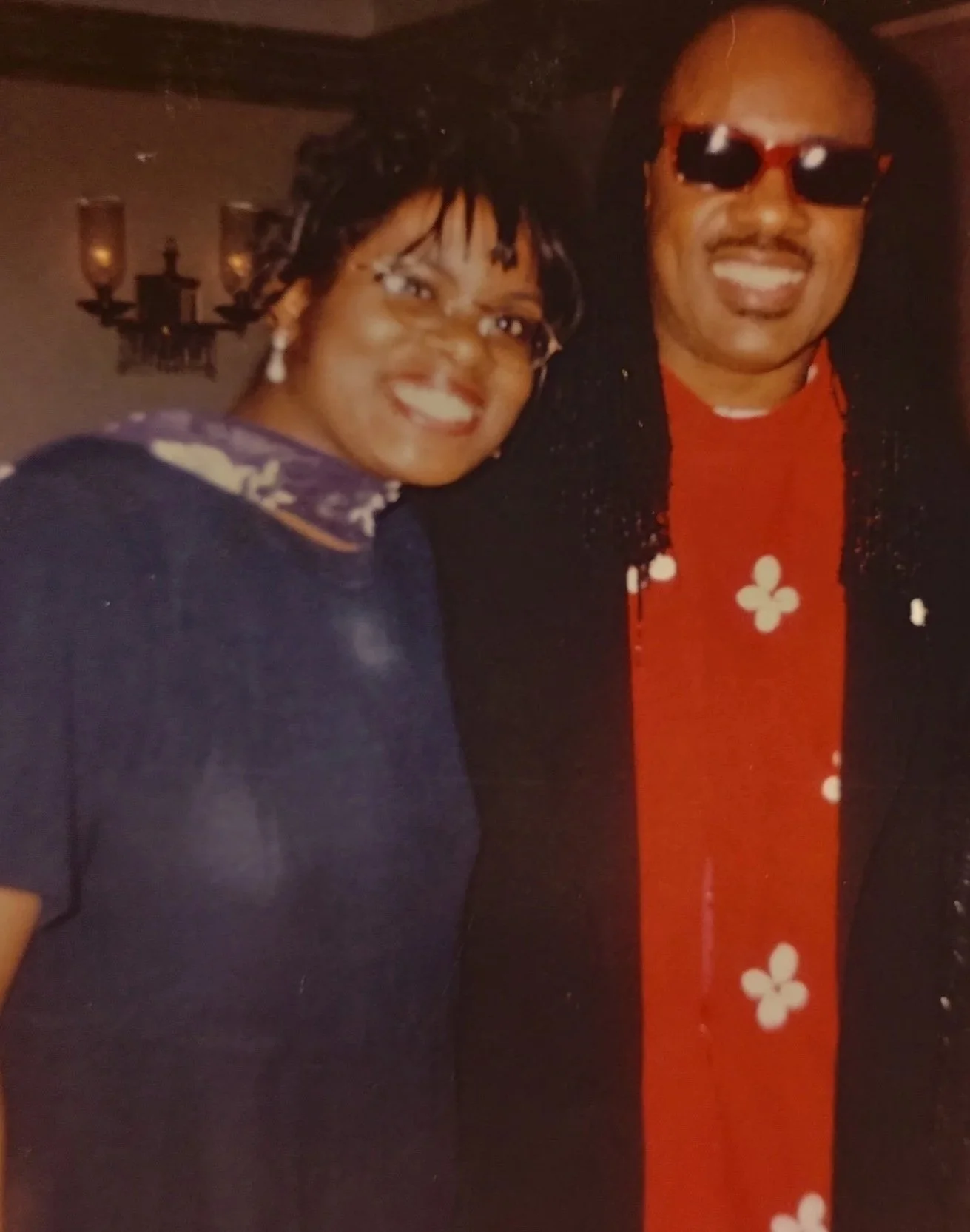 Sai+and+Stevie+Wonder+with+Grandmother.jpg