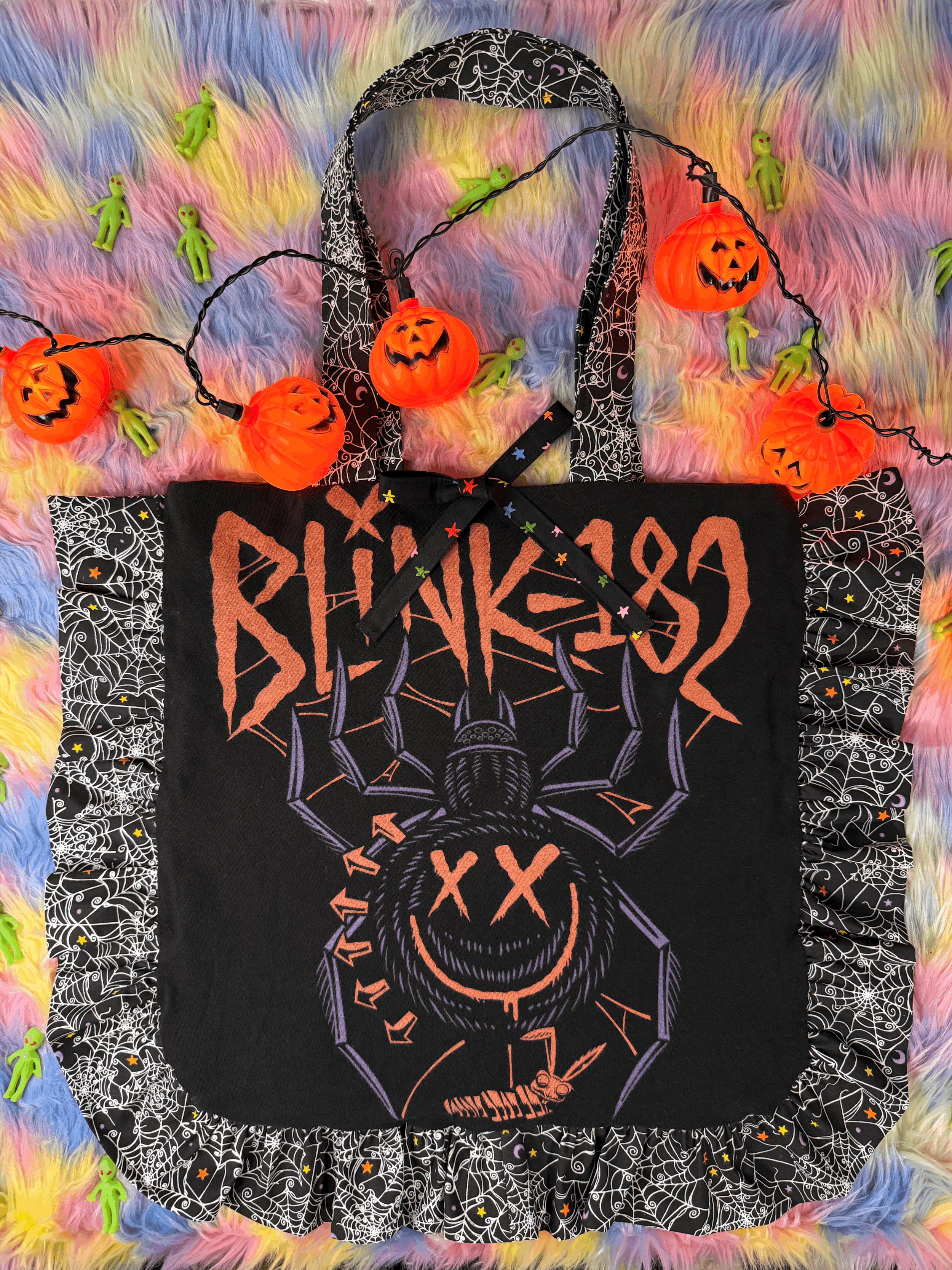 Blink 182 Catching Things And Eating Their Insides Ruffled Tote