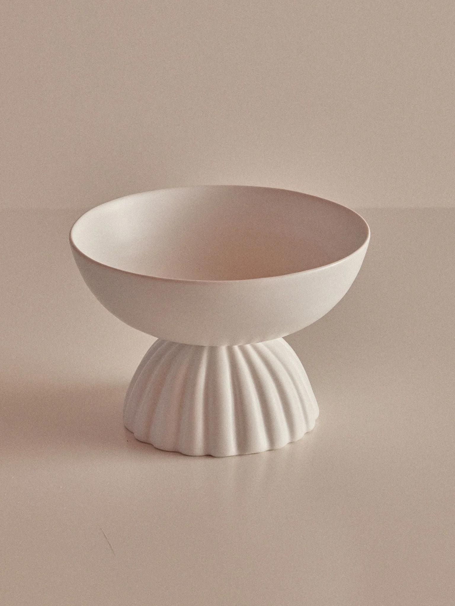 MATTE WHITE RAISED BOWL