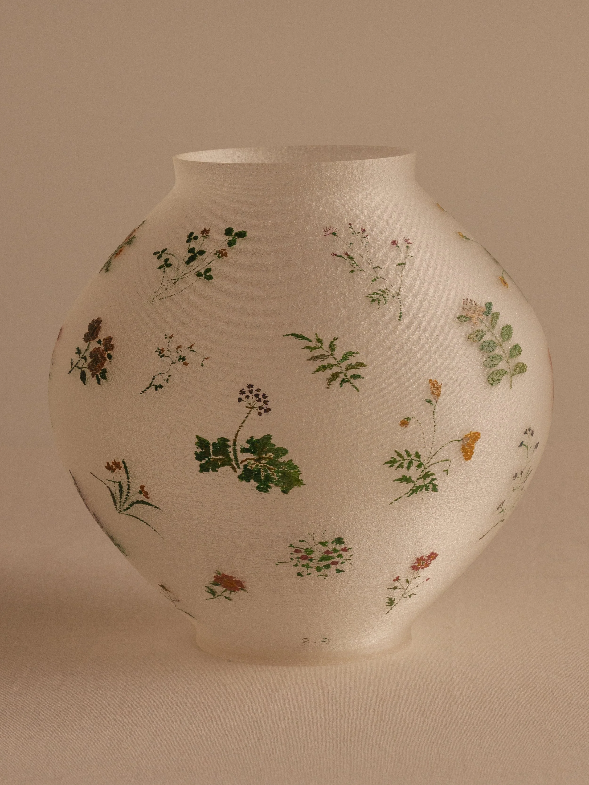 HAND PAINTED FLOWER OTTCHIL MOON JAR
