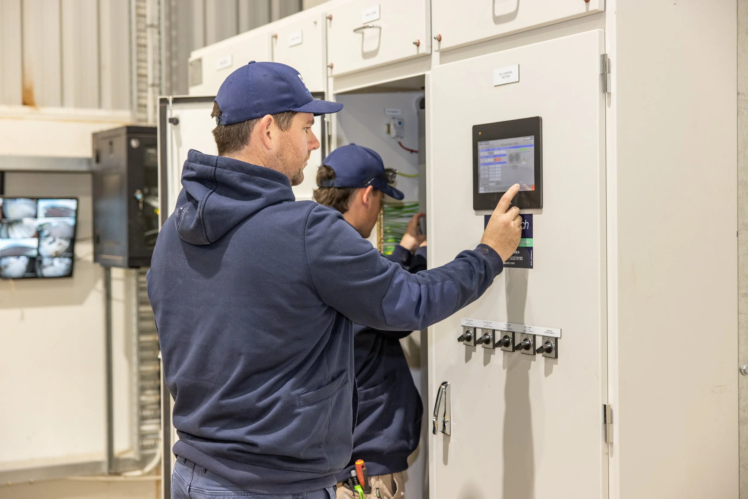 Two local electrician for electrical switchboard installation in Mildura