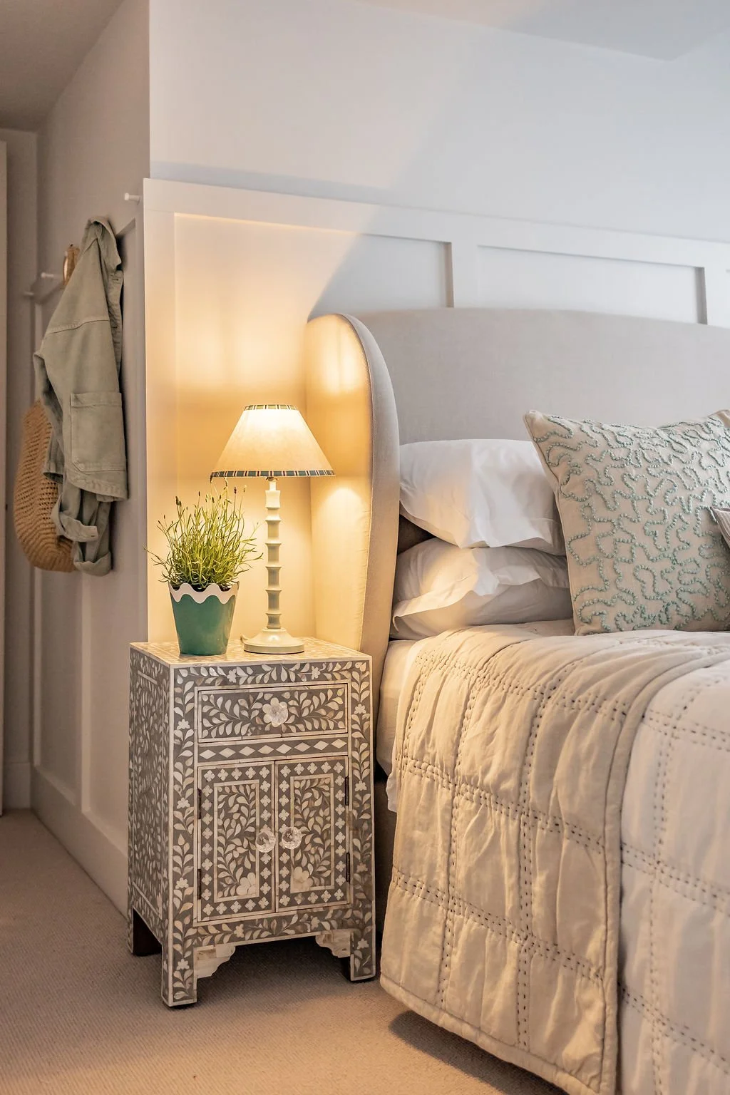 14.Beresford_Butler_Interior_Design_Barnes_SW13_TeenageGirls_Bedroom.jpg