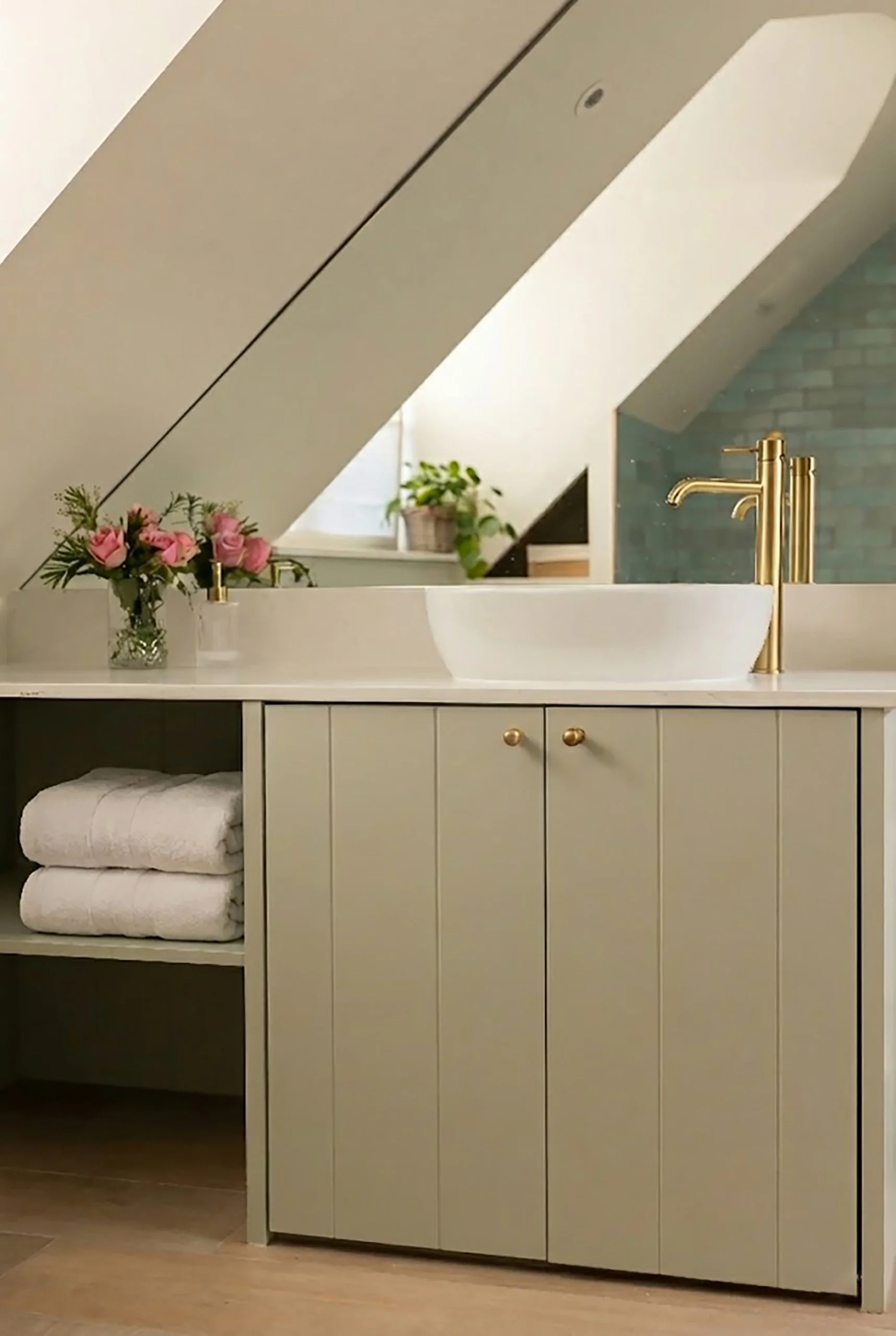6.Beresford_Butler_Interior_Design_Barnes_SW13_loft_bathroom.jpg