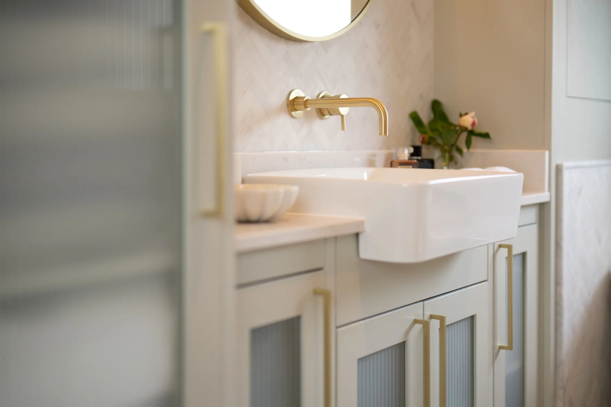 9.Beresford_Butler_Interiors_Houseboat_St_Katherine_Dcock_Turnkey_interiors.jpg