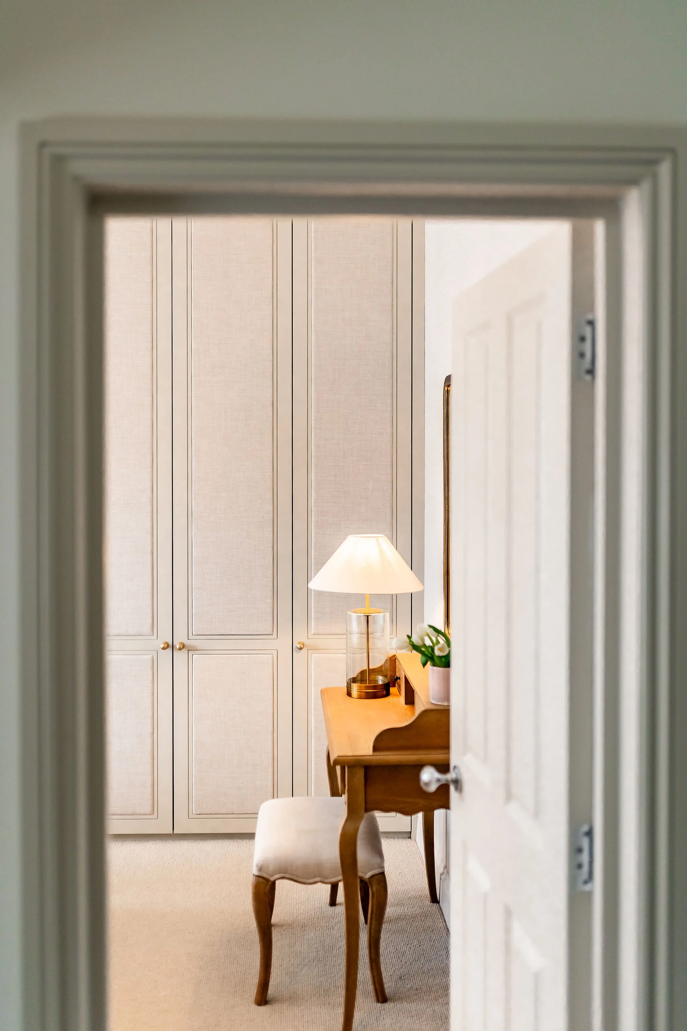 5.Beresford_Butler_Interior_Design_Wimbledon_Bedroom_Neatsmith.jpg